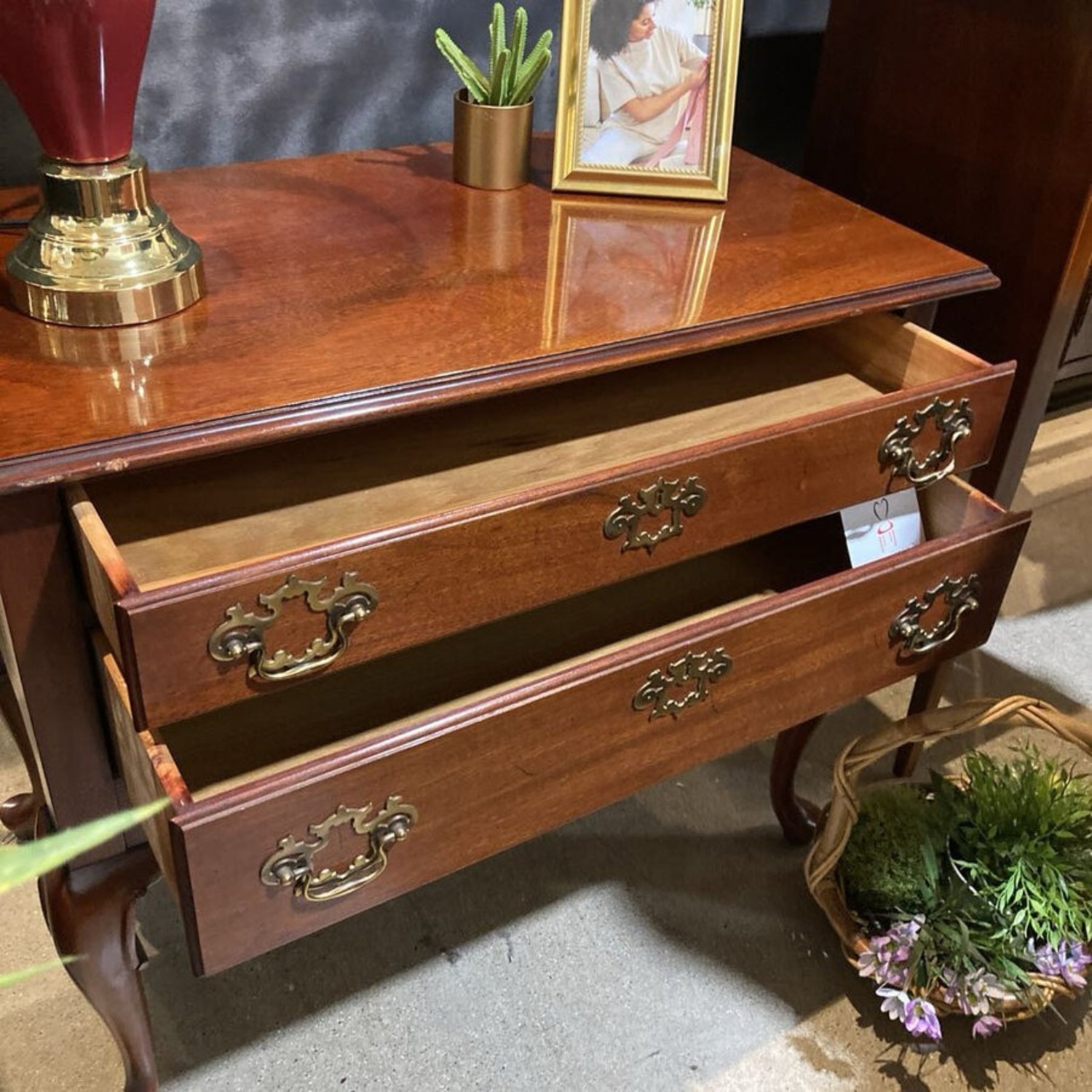 Hickory Chair Queen Anne Mahogany Lowboy Dresser - image-5