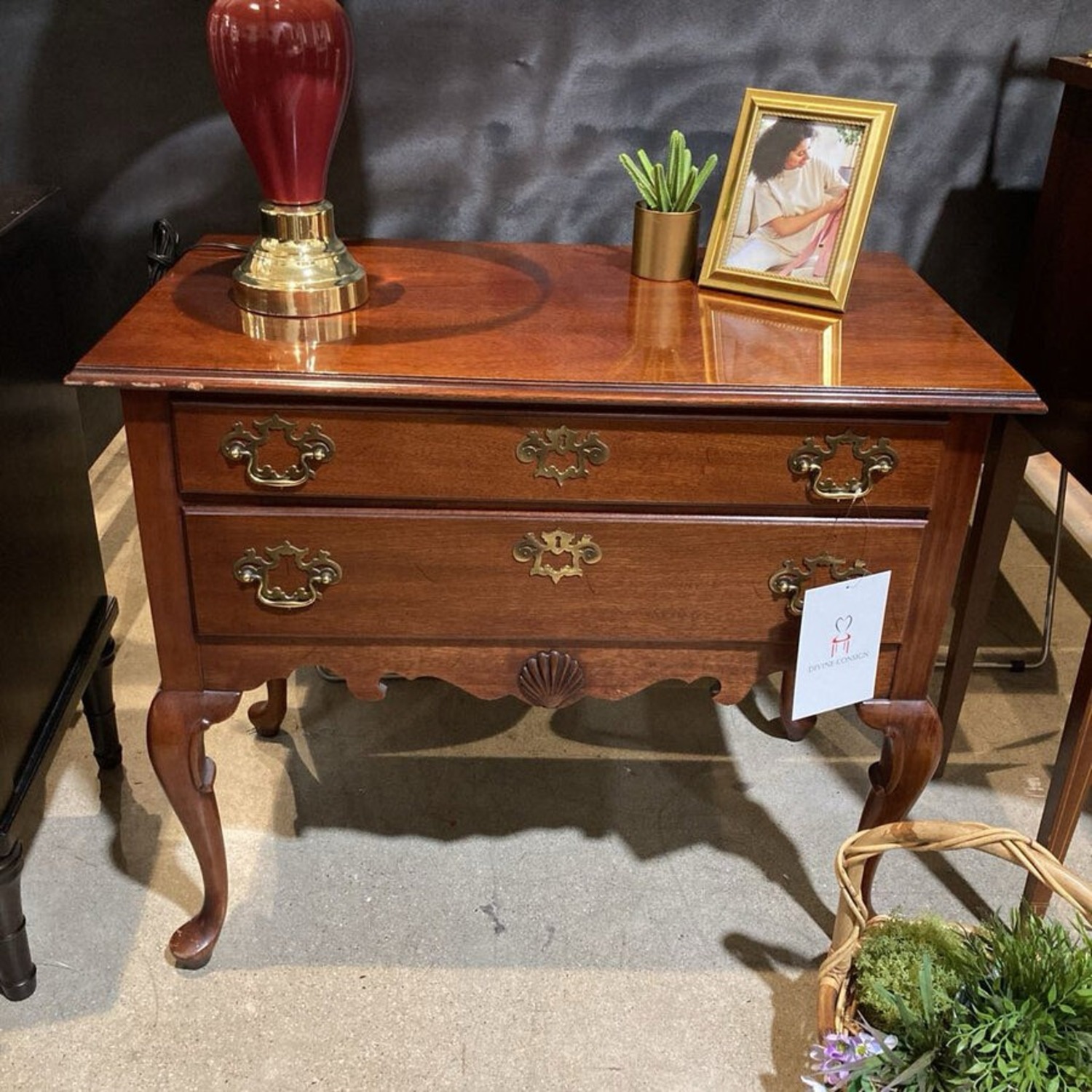 Hickory Chair Queen Anne Mahogany Lowboy Dresser - image-2