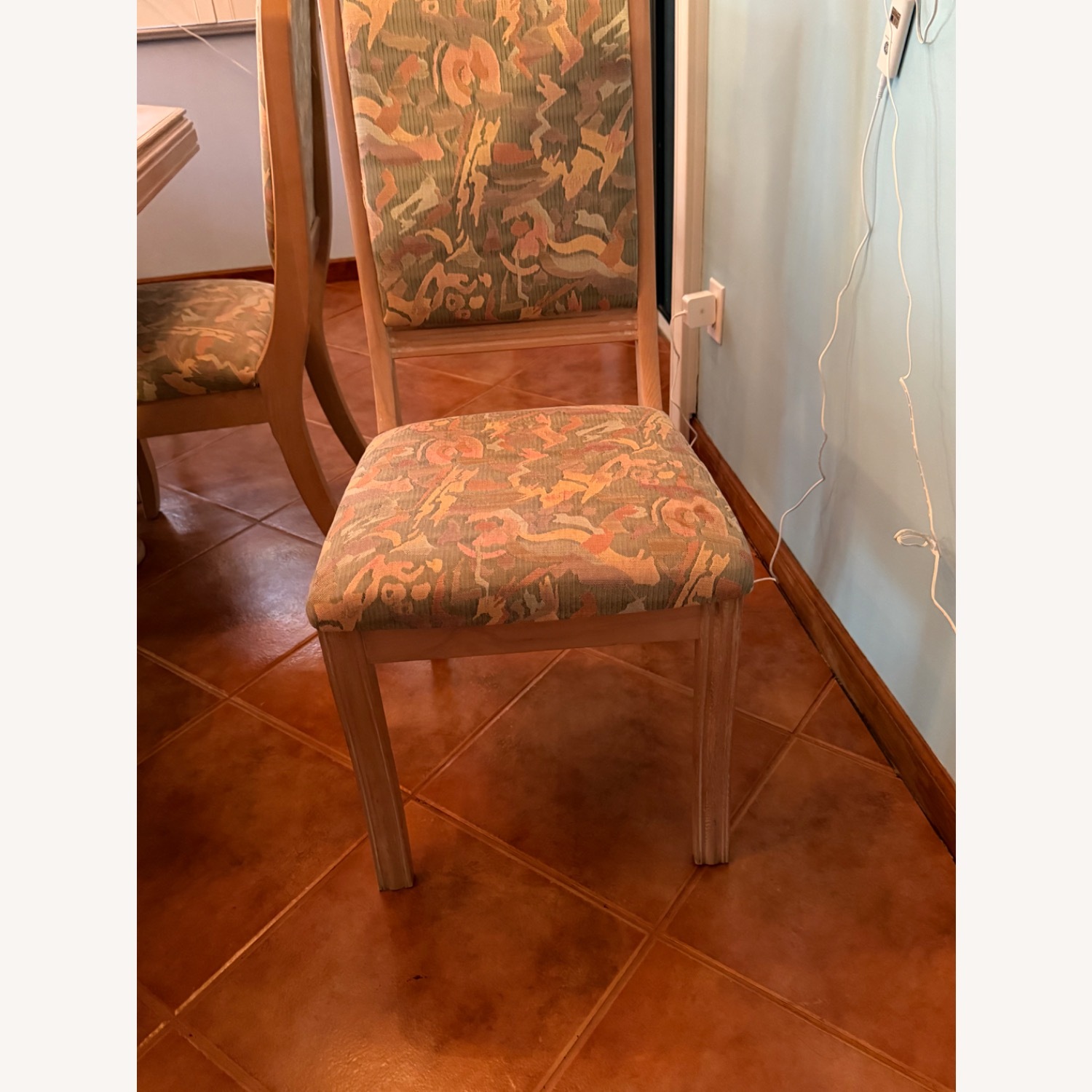 Traditional Dining Table and Chairs - image-2