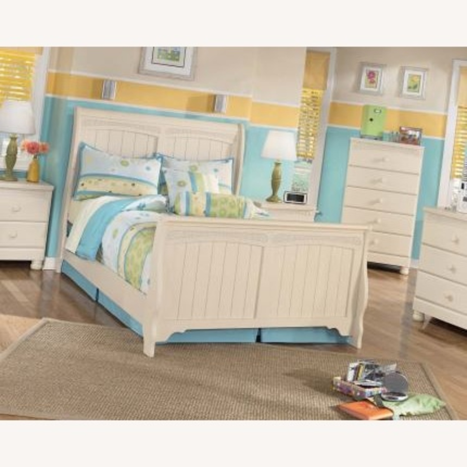Ashley Furniture Queen Bed - image-6