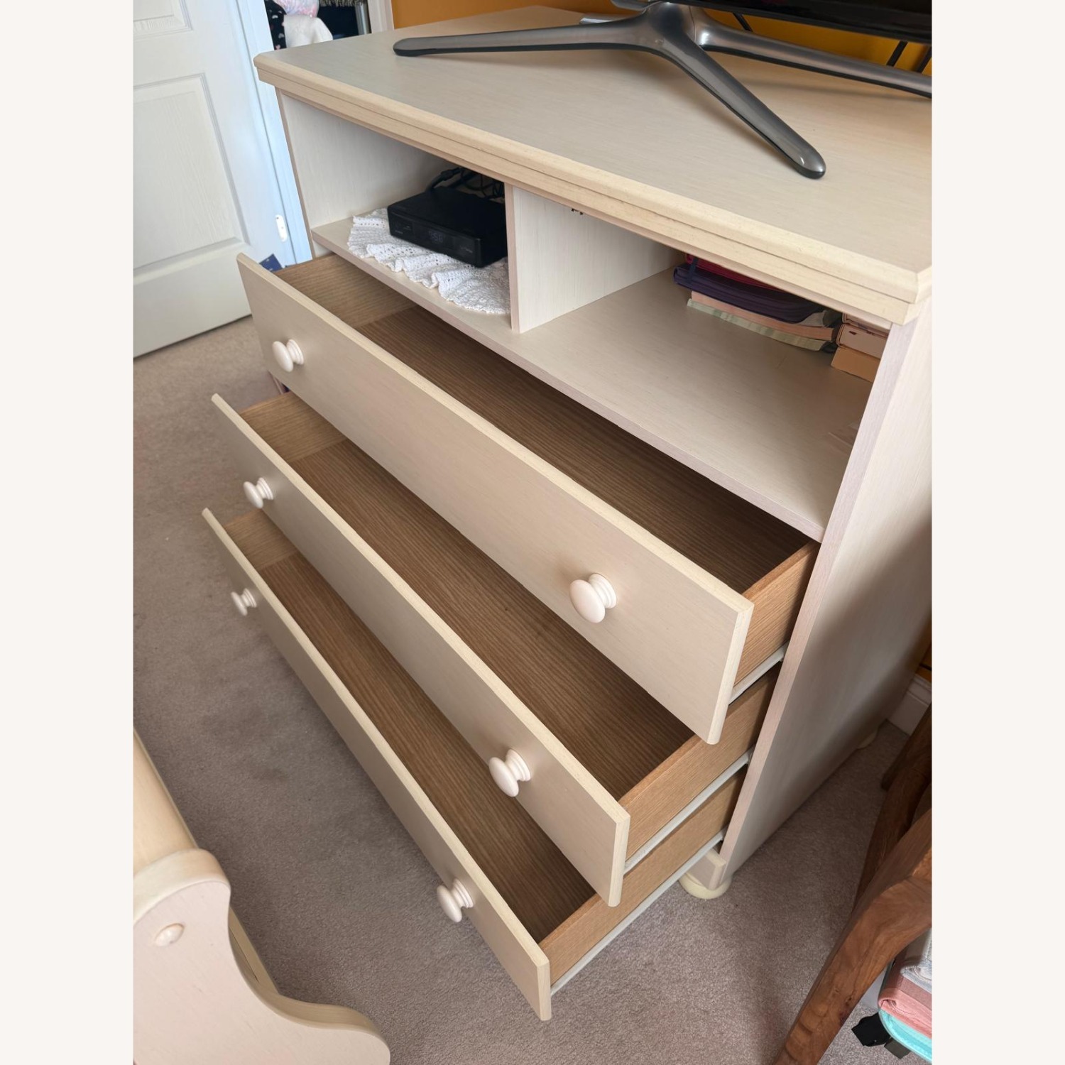 Ashley Furniture Cottage Retreat Dresser - image-3