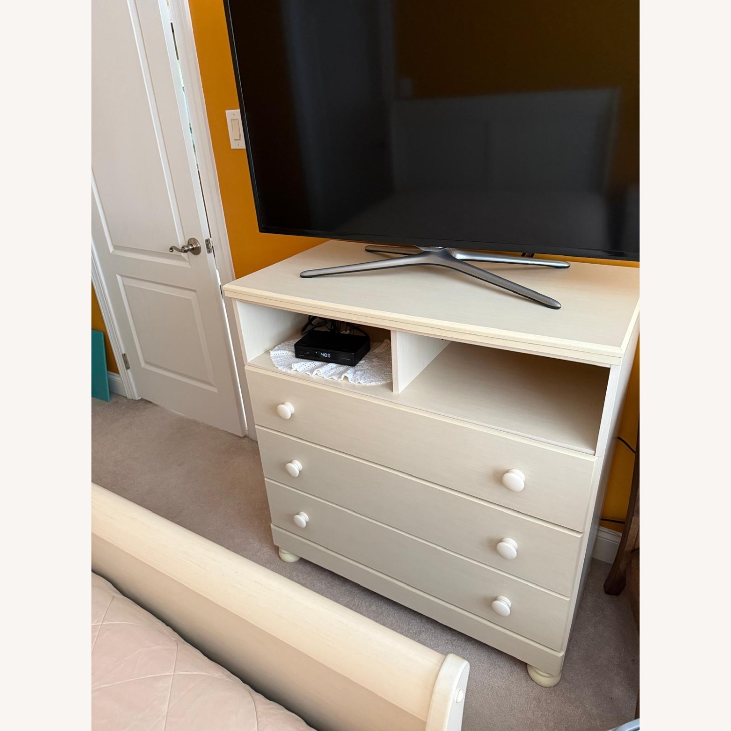 Ashley Furniture Cottage Retreat Dresser - image-1