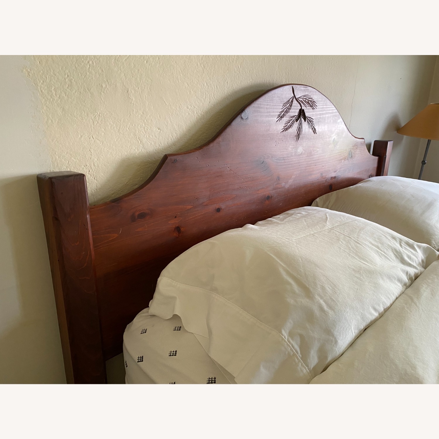 Pine Lodge Chestnut Queen Bed - image-3