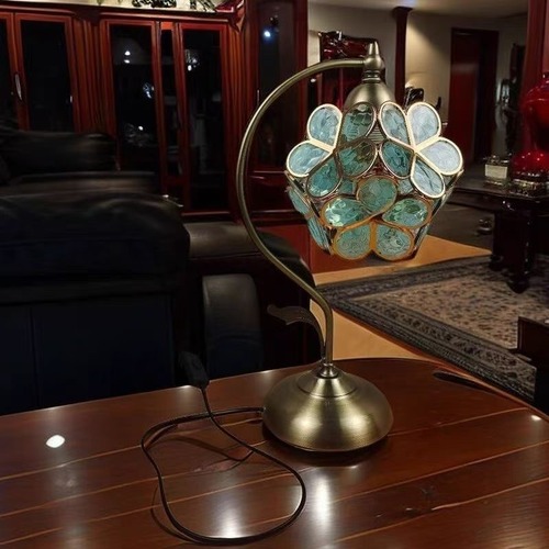 Used Vintage/Antique Metal Table Lamp for sale on AptDeco
