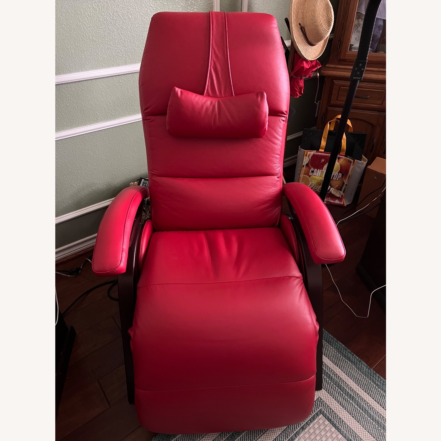 Zero-gravity Recliner - image-5
