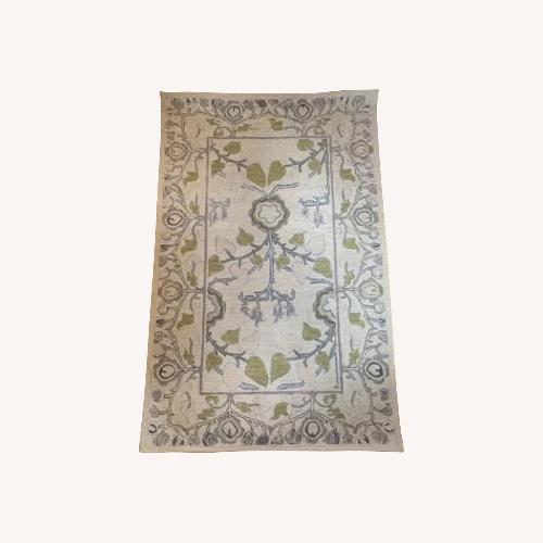 Used Safavieh Roslyn Rug for sale on AptDeco