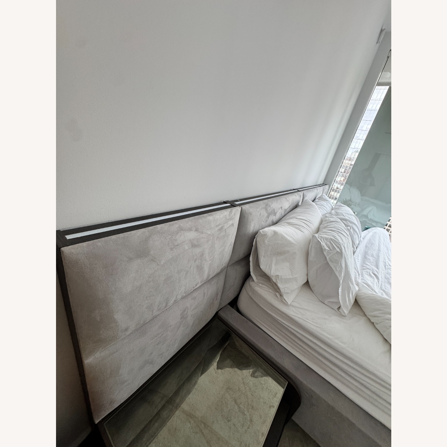 Lazzoni Light Gray Suede King Bed - image-11