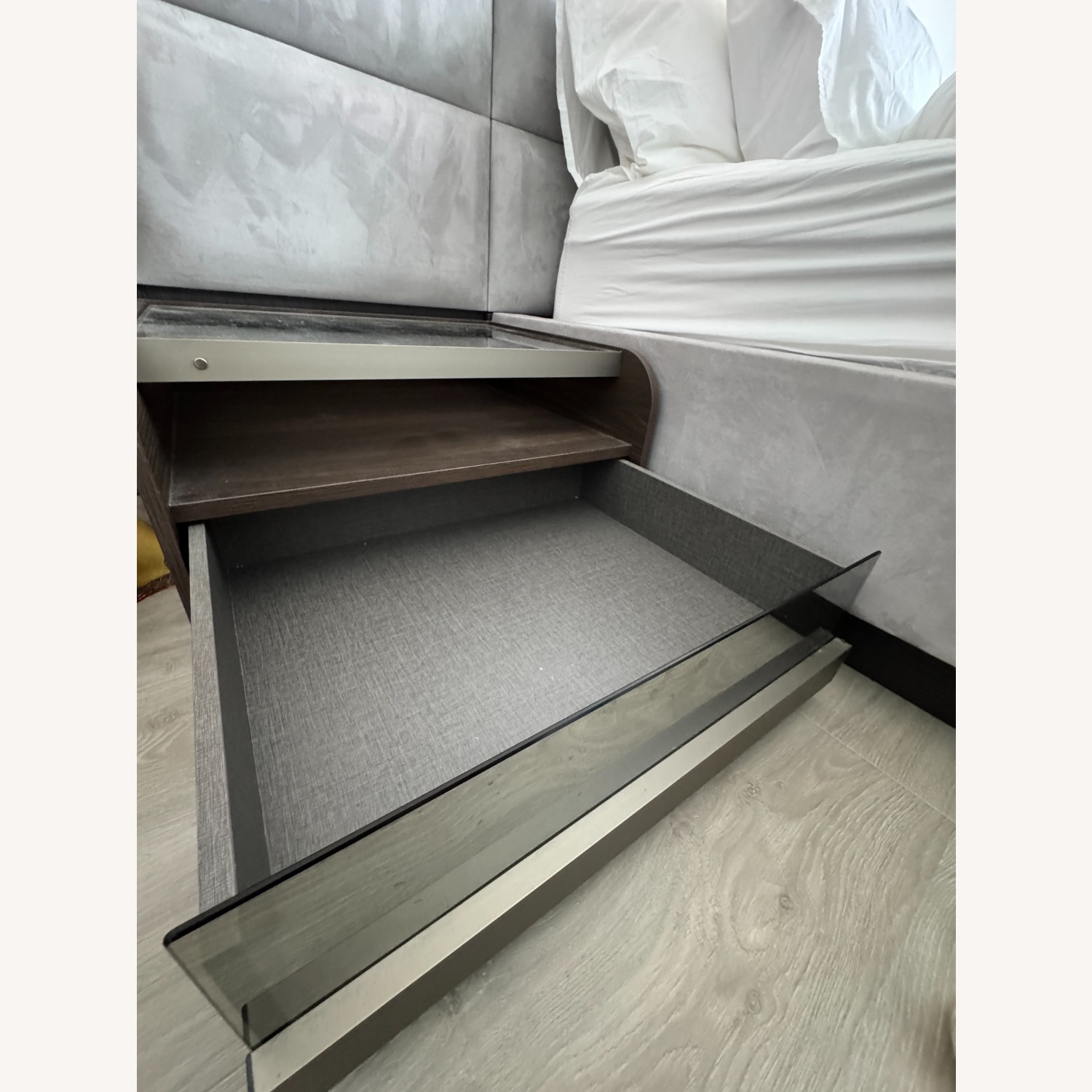 Lazzoni Light Gray Suede King Bed - image-7