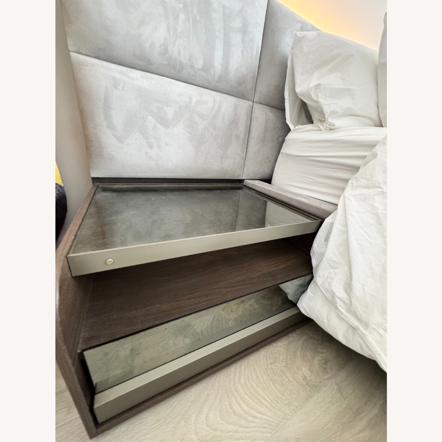 Lazzoni Light Gray Suede King Bed - image-6