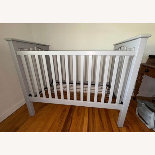 Used Pottery Barn Kids Kendall Crib for sale on AptDeco