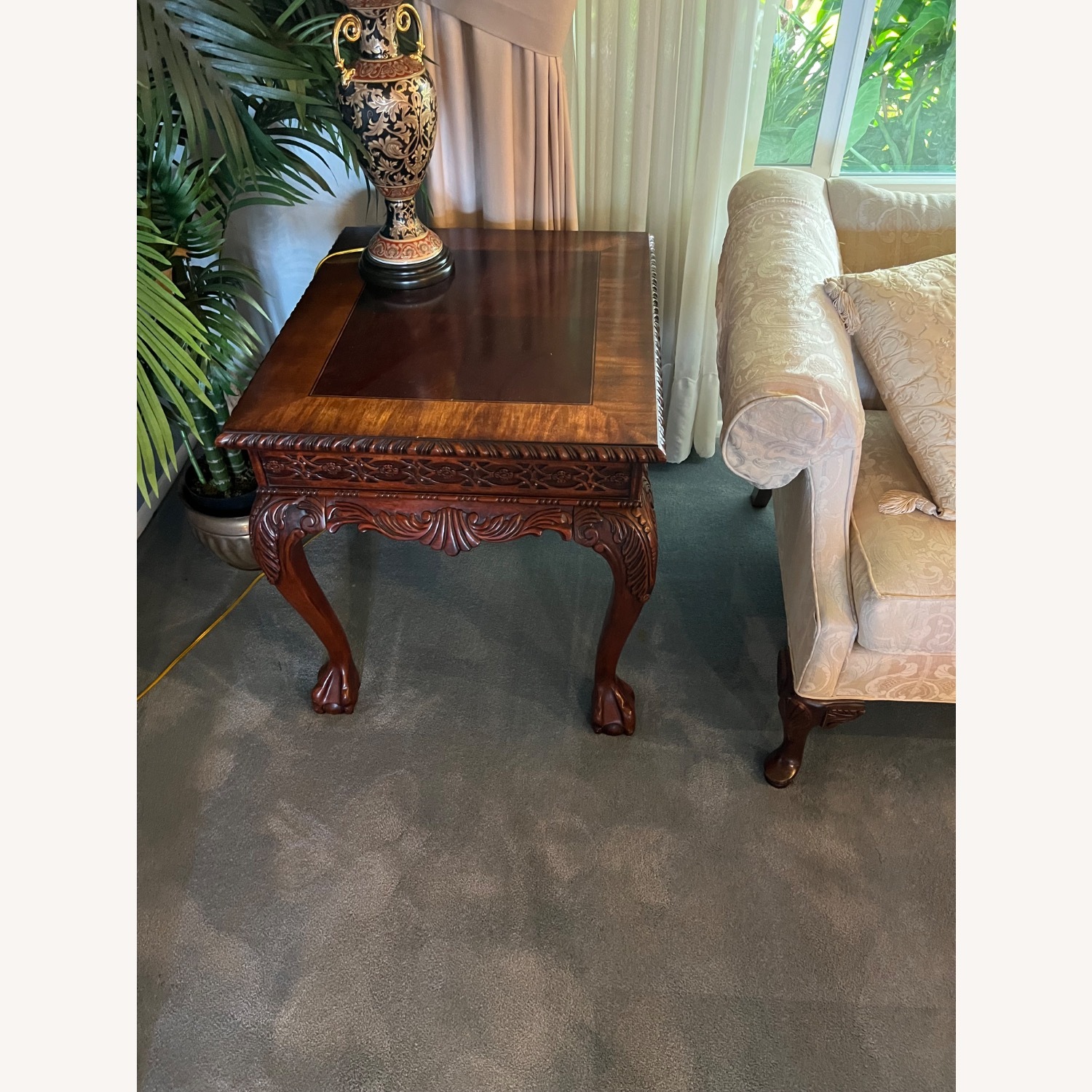 Stunning Mahogany Coffee Table - image-4