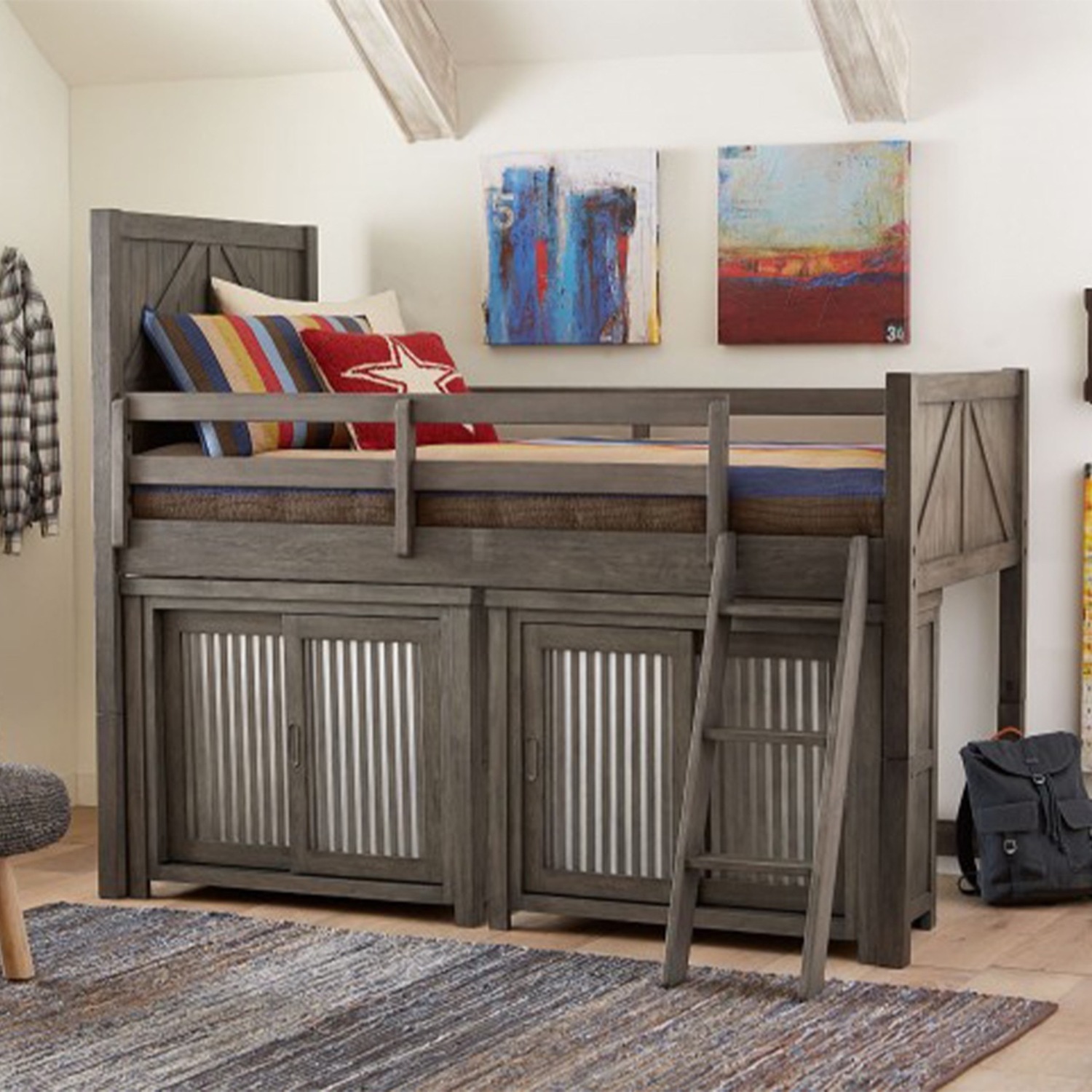 Country Willow Aged Barnwood Bunkhouse - image-2