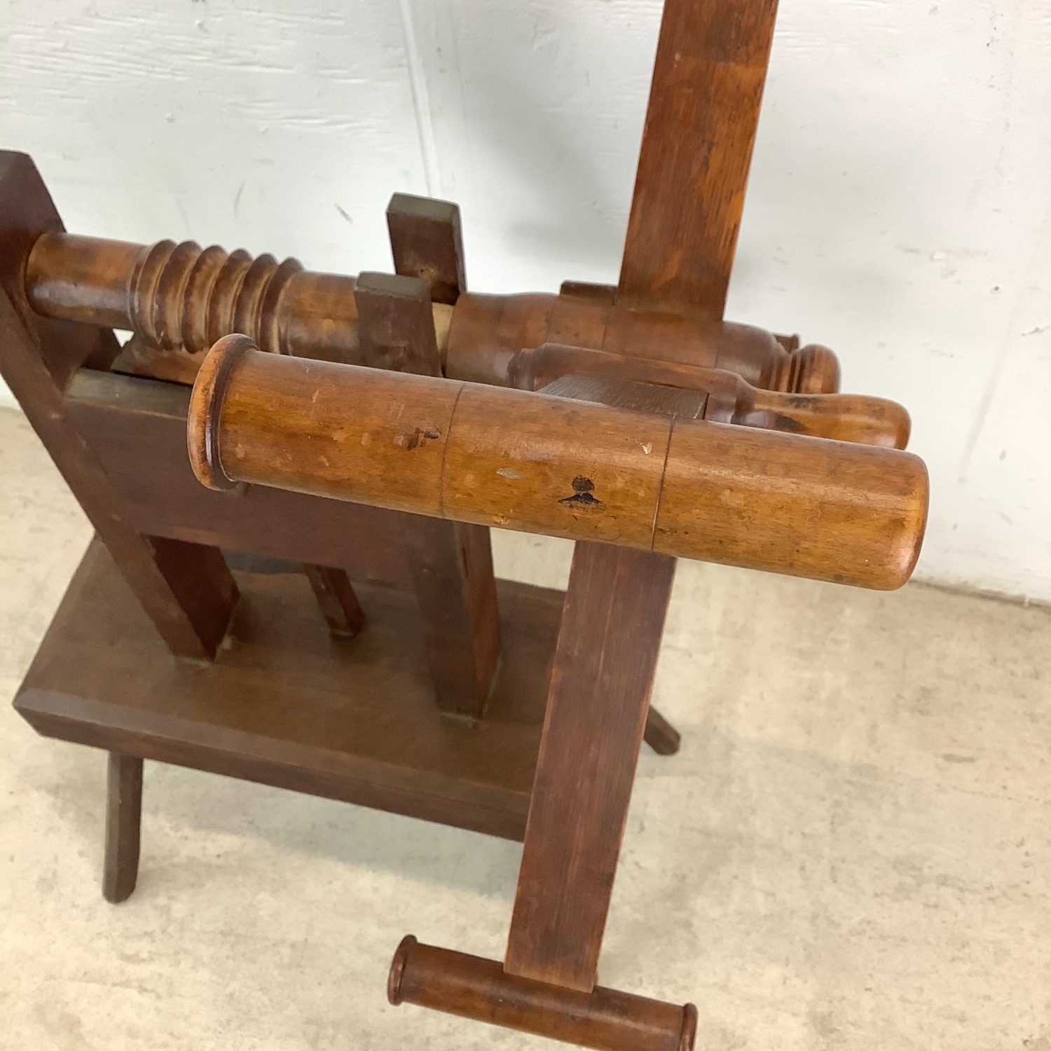 Rustic Farmhouse Yarn Winding Wheel Decor - image-17