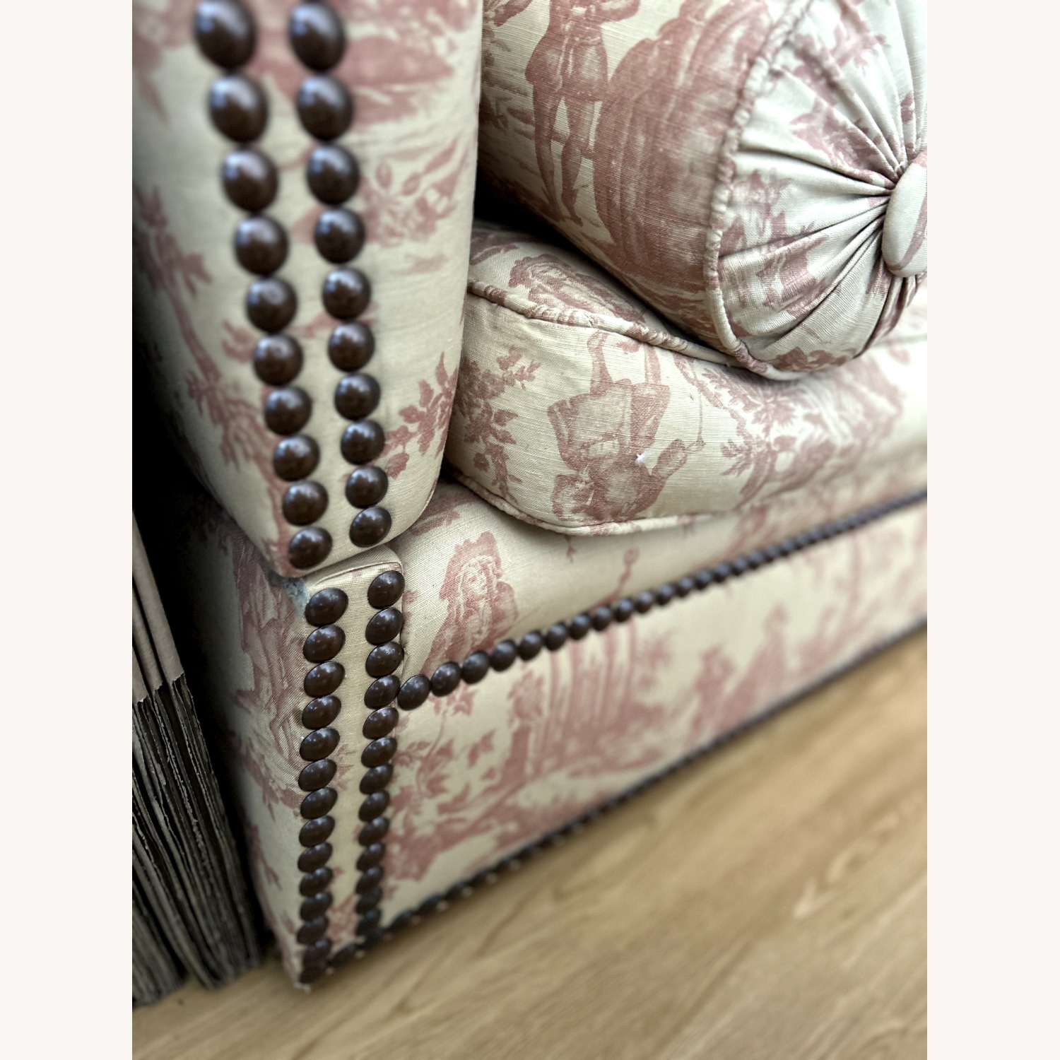 George Smith Tiplady Knole Sofa in Linen Fabric - image-6