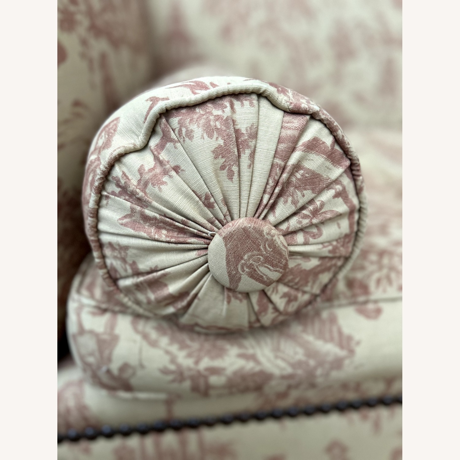 George Smith Tiplady Knole Sofa in Linen Fabric - image-7