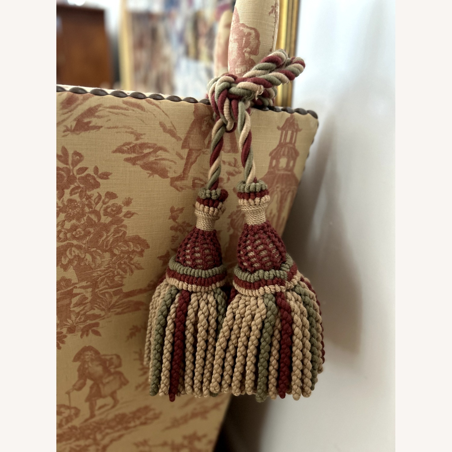 George Smith Tiplady Knole Sofa in Linen Fabric - image-5