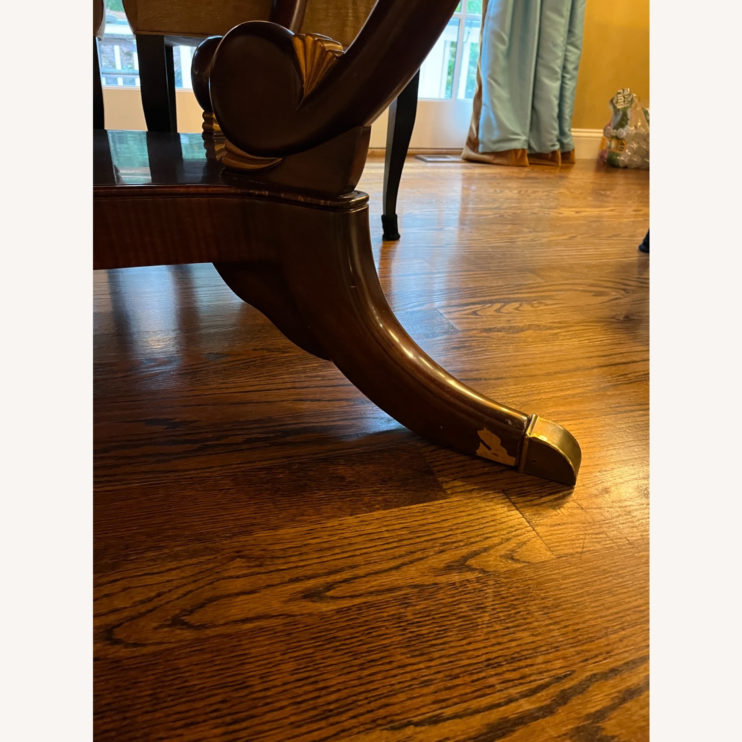 Dining Table & 8 Chairs - image-5