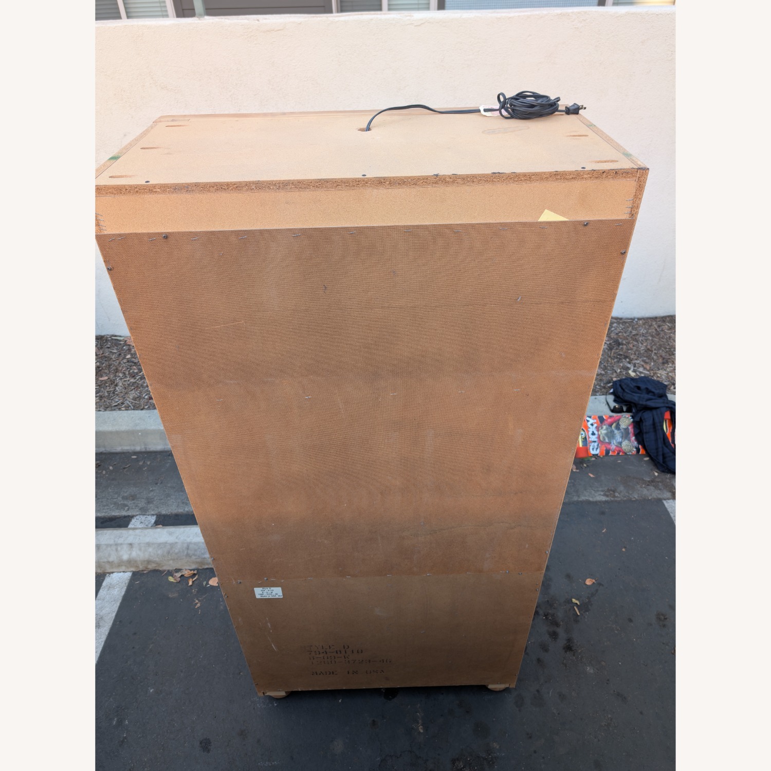 Broyhill Bookcase Illuminated Cabinet - image-5