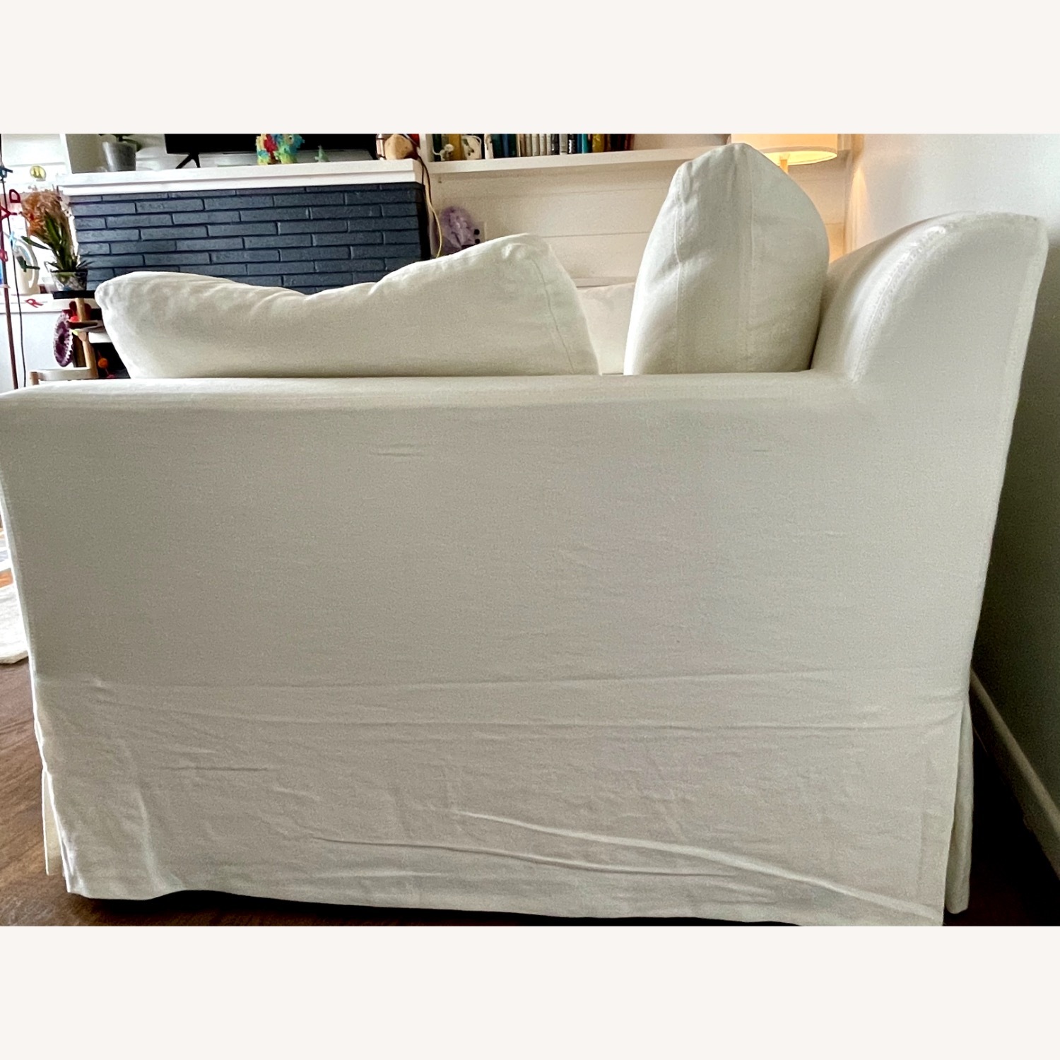 Buttercup　ソファ HD Buttercup Tiburon White Fabric 2 Seater Sofa - AptDeco