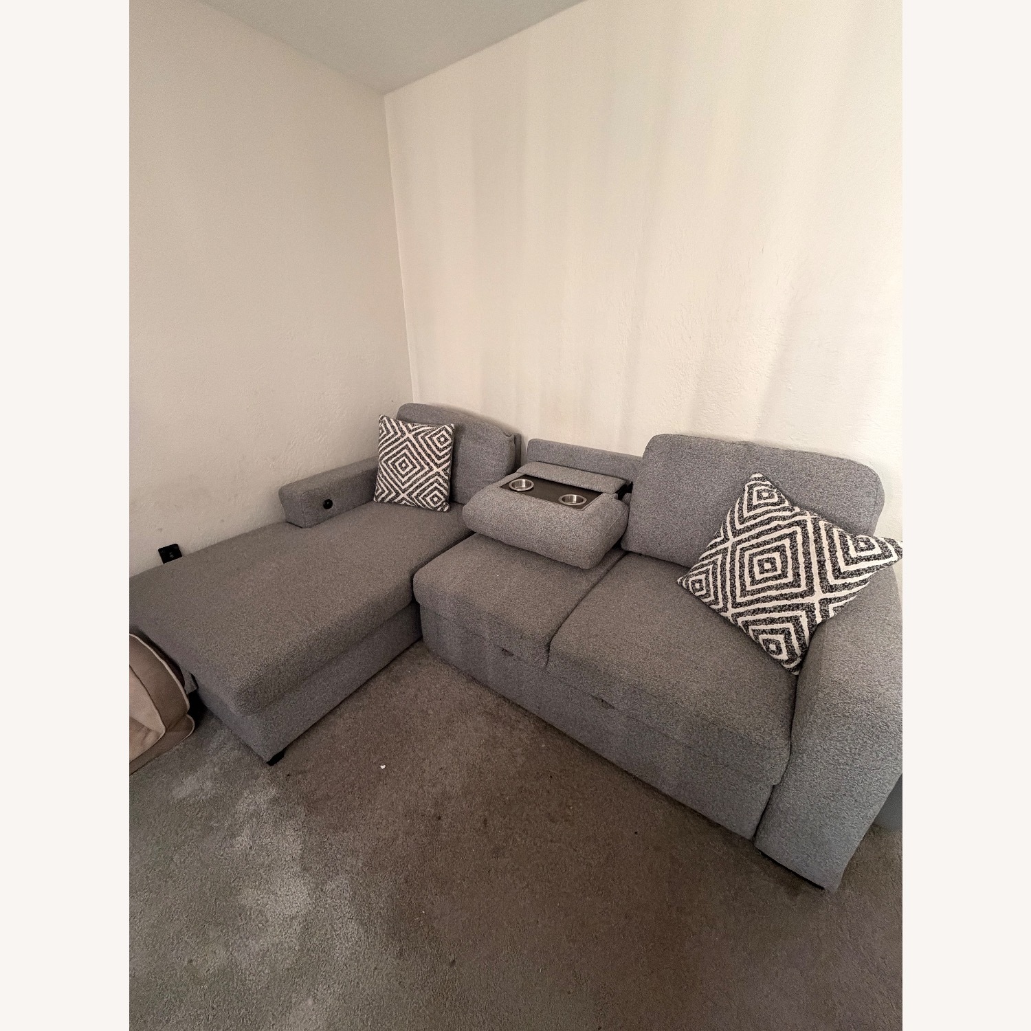 Oswin Light Gray Loveseat - image-1