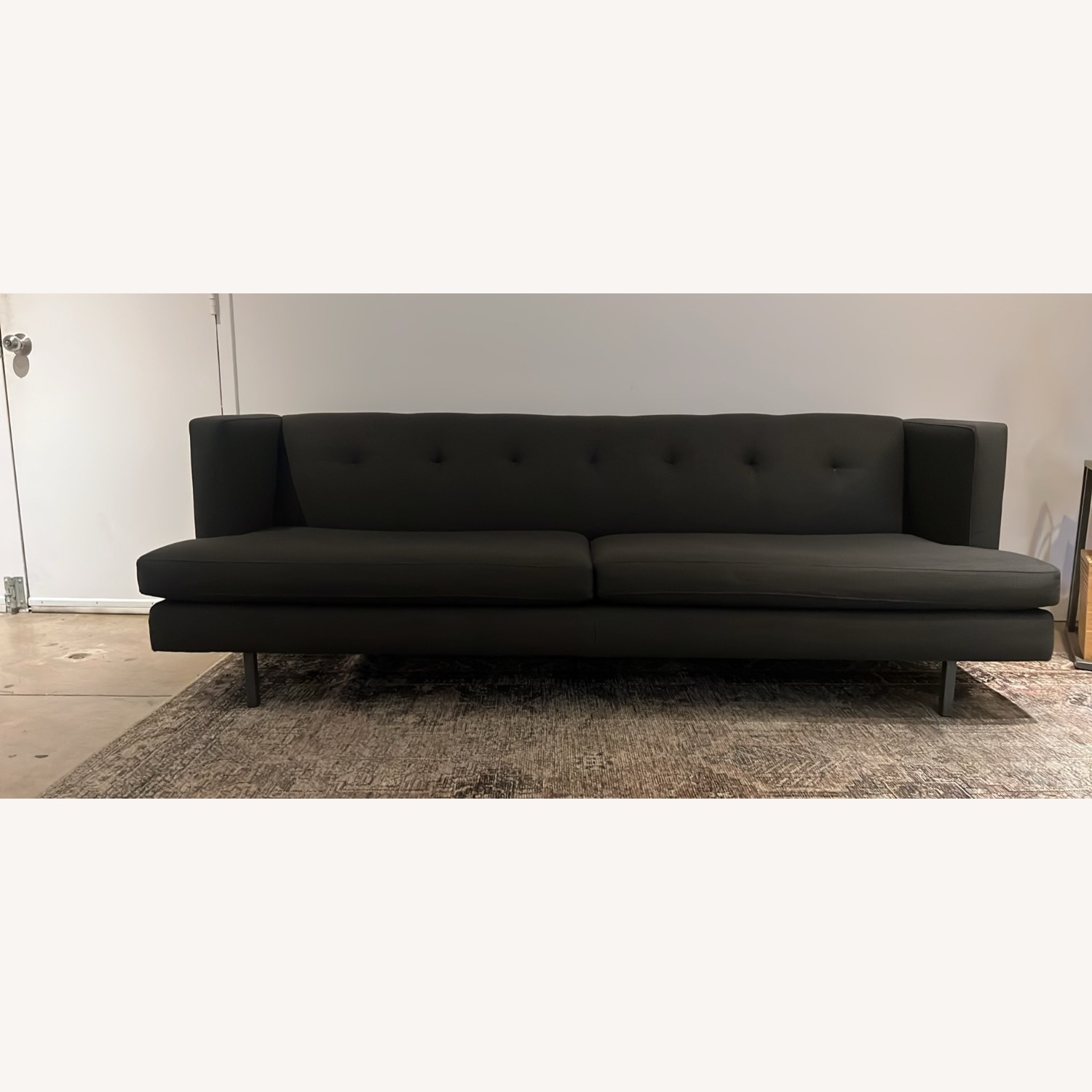 CB2 Avec Couch - image-1