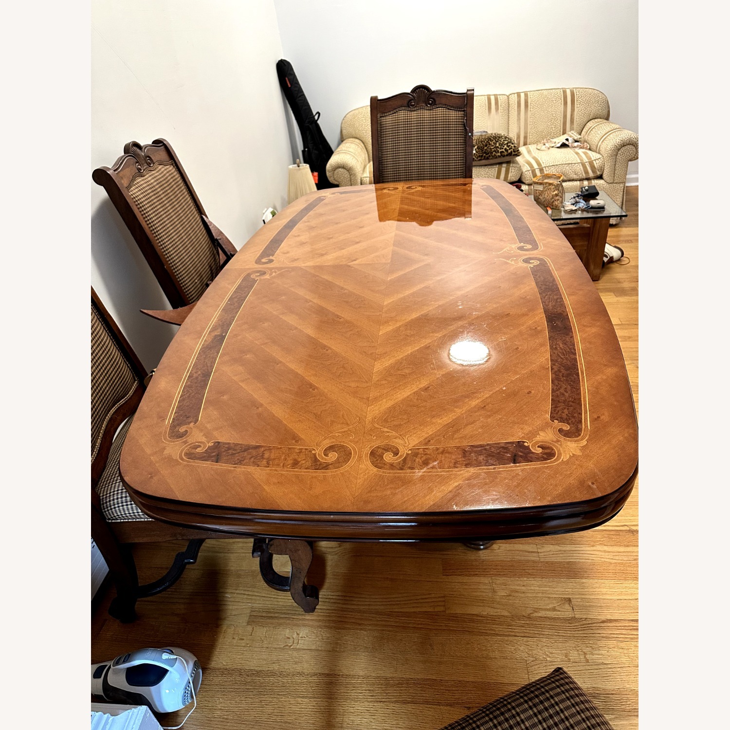 Roma Furniture Traditional Pedestal Dining Table - image-3