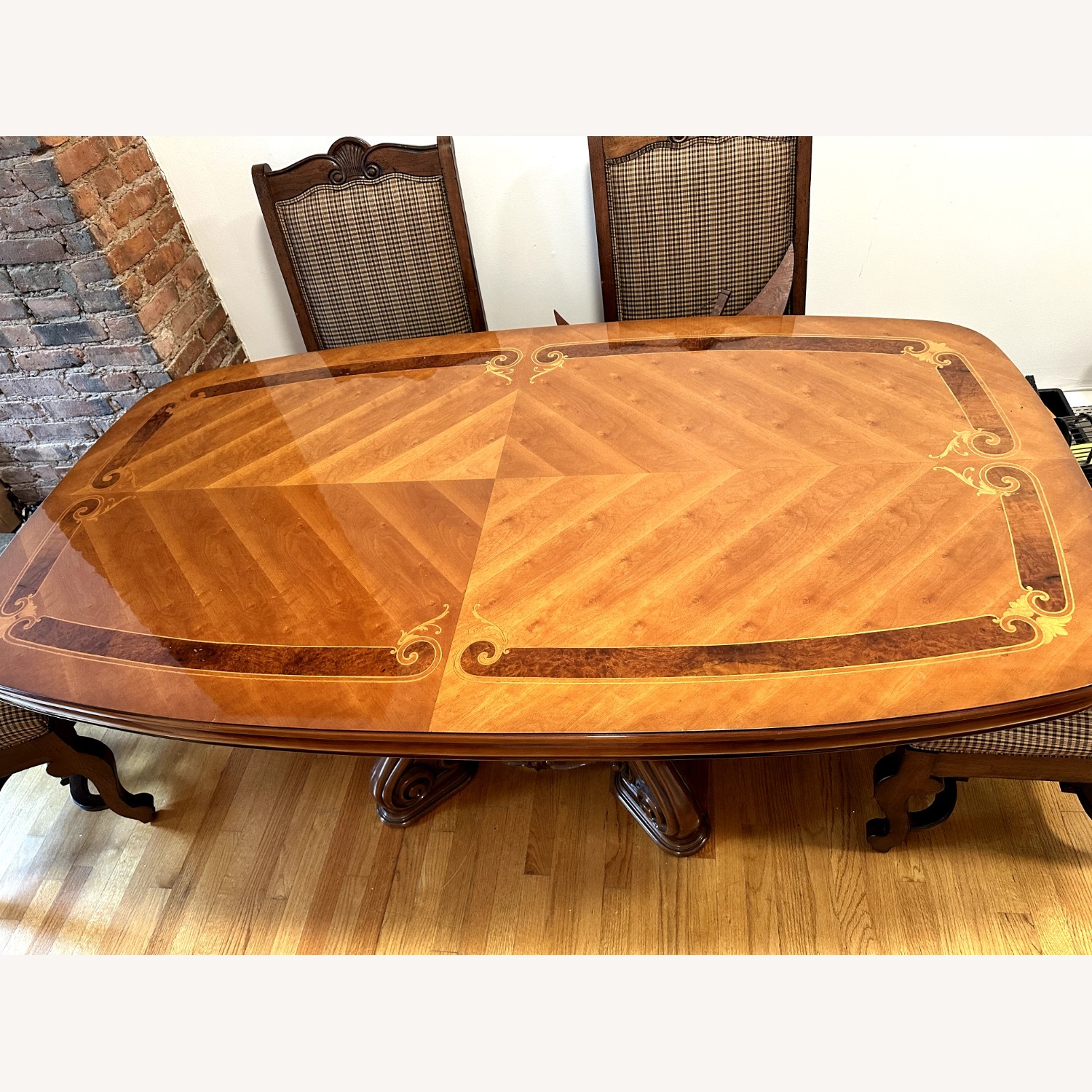 Roma Furniture Traditional Pedestal Dining Table - image-2