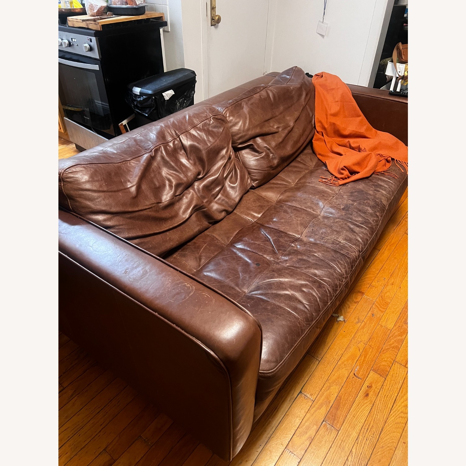 Article Sven Tufted Leather Sofa - image-2