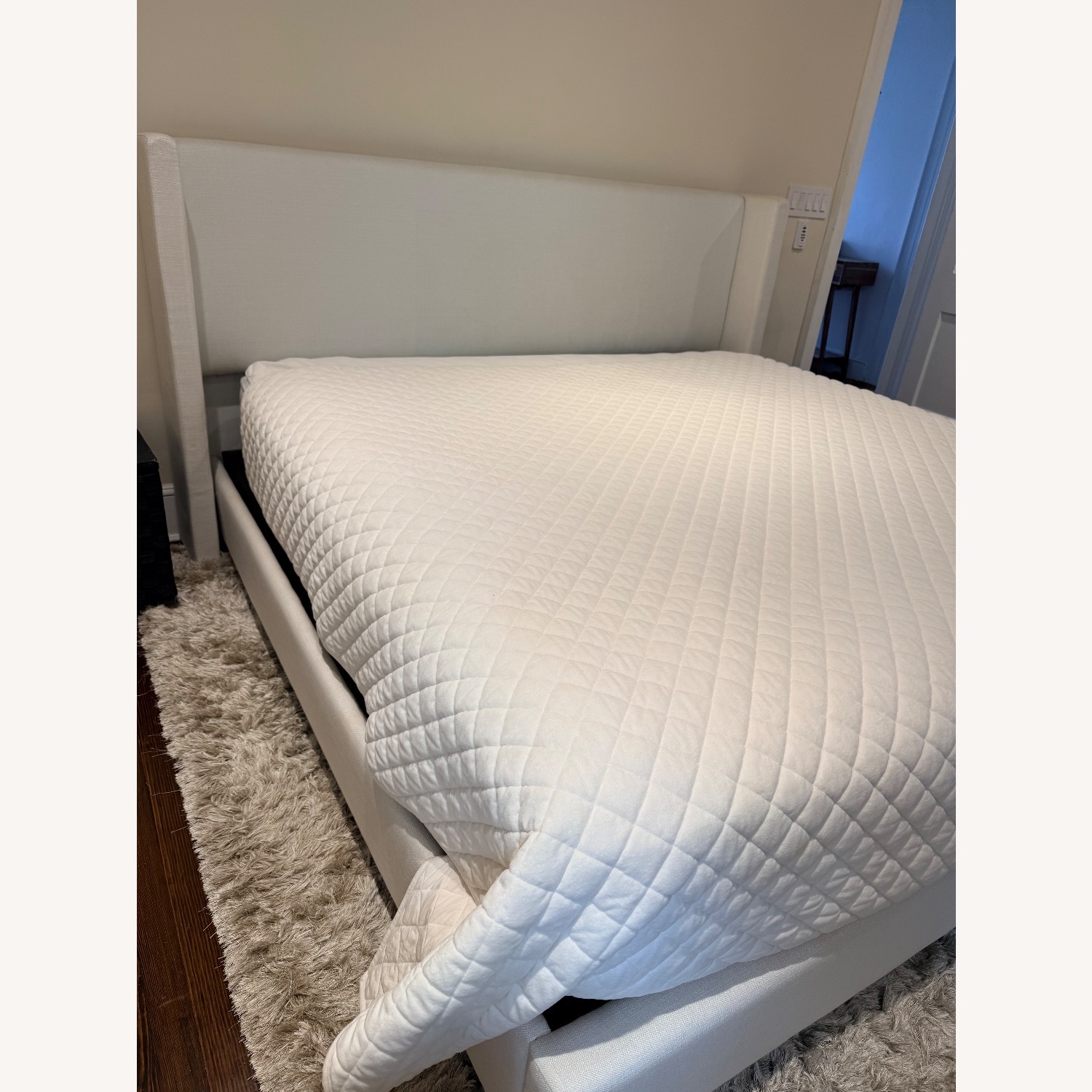 Pottery Barn Elliot King Bed - image-6