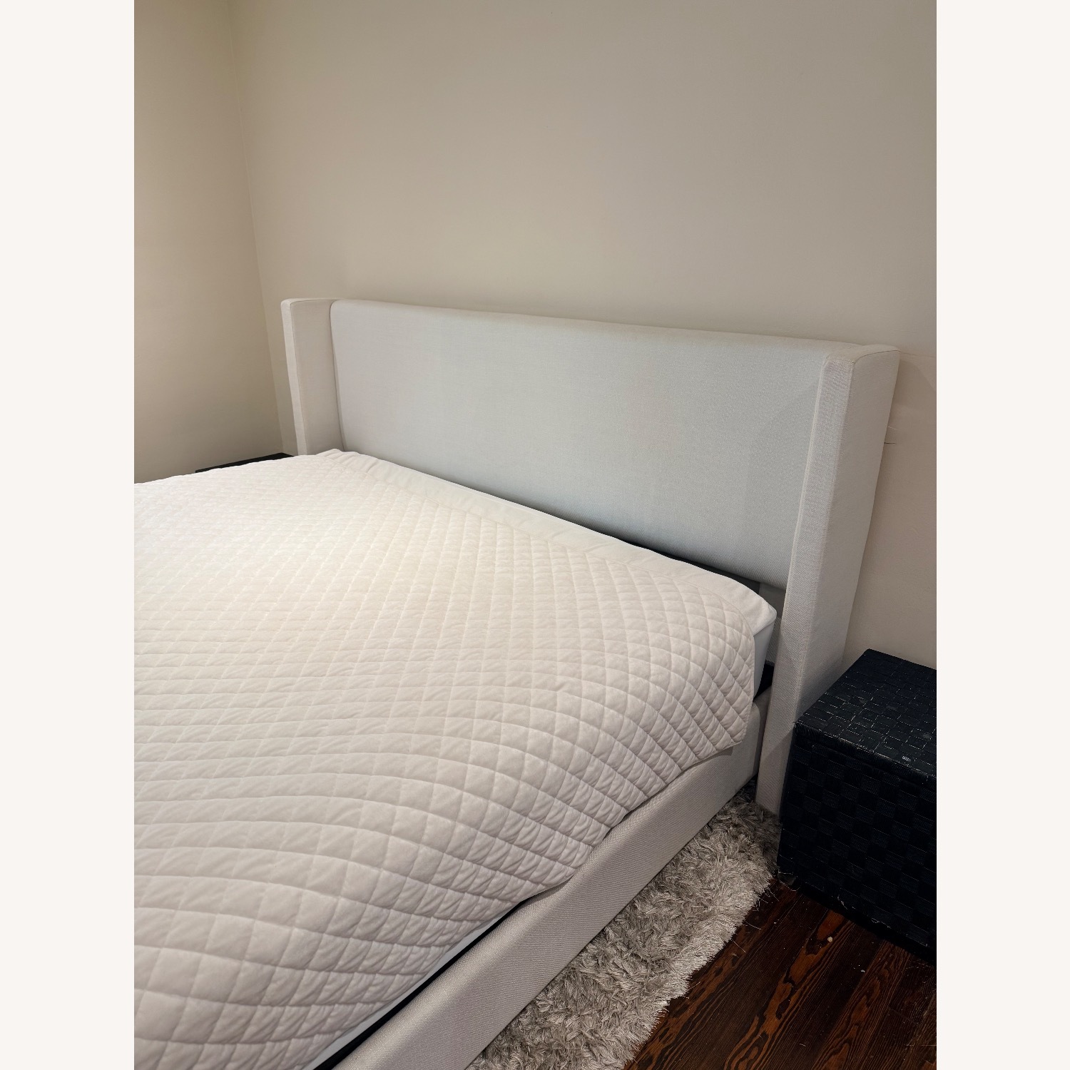 Pottery Barn Elliot King Bed - image-9