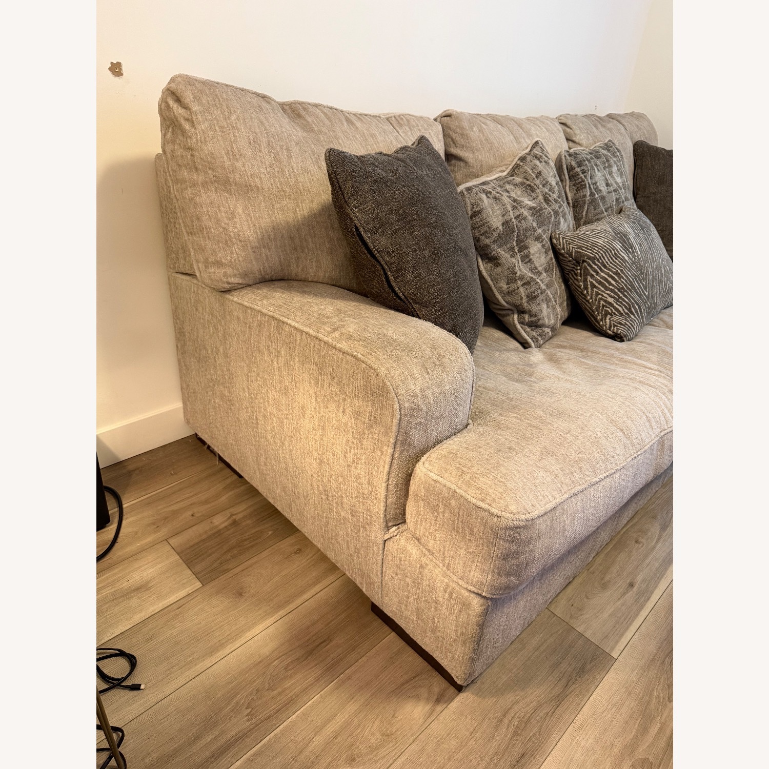 Ashley Furniture Alesandra Fabric 3+ Seater Sofa - image-4