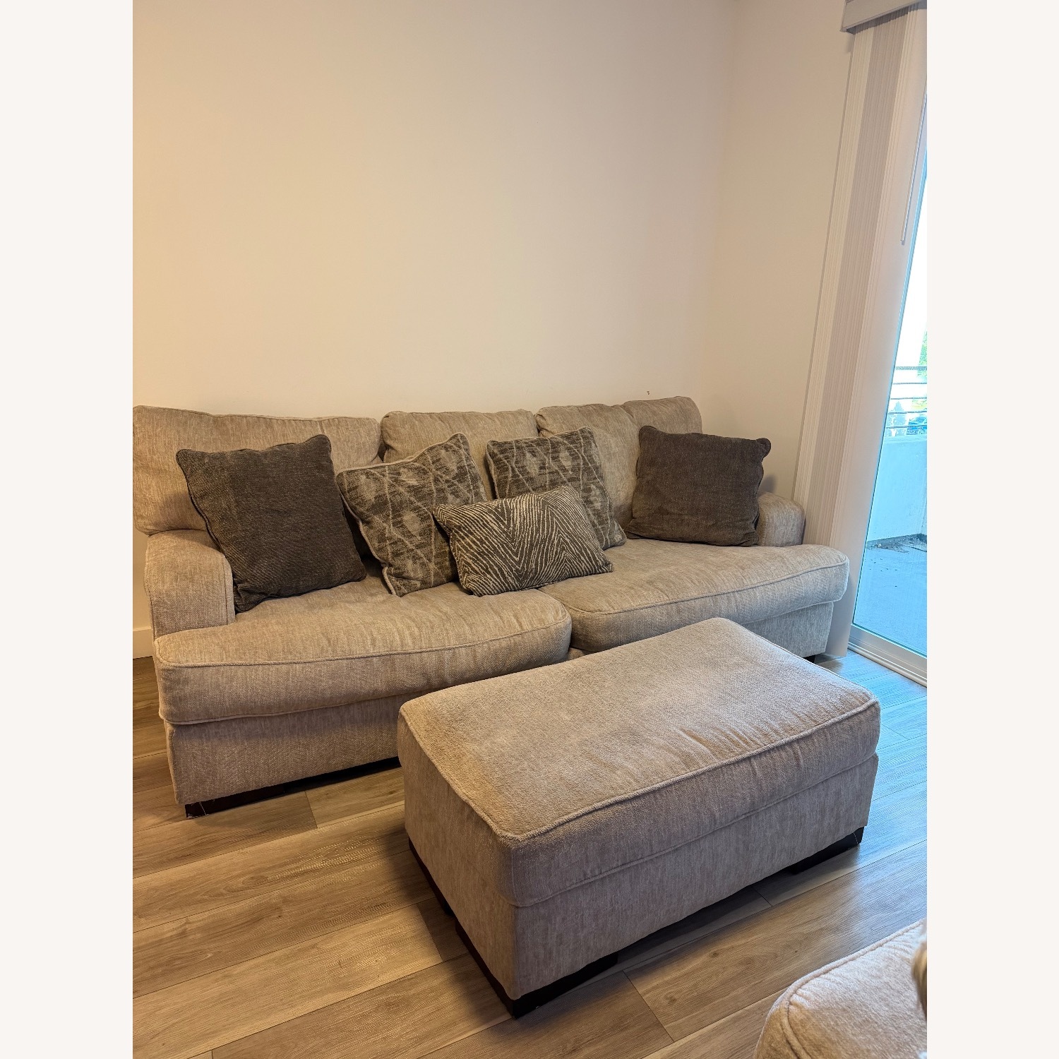 Ashley Furniture Alesandra Fabric 3+ Seater Sofa - image-2