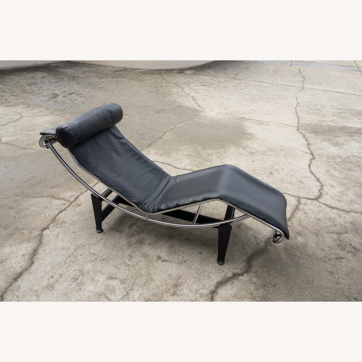 Cassina LC4 Black Leather Chaise Lounge Chair - image-1