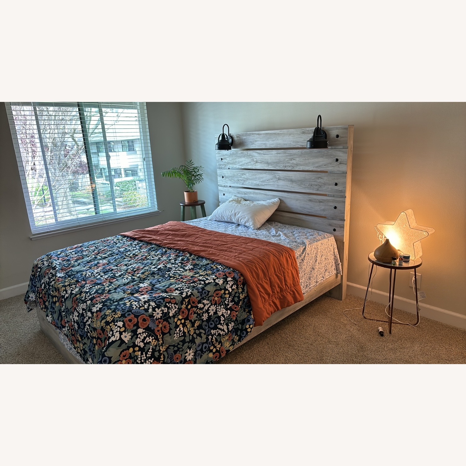 Ashley Furniture Cambeck Queen Bed - image-3