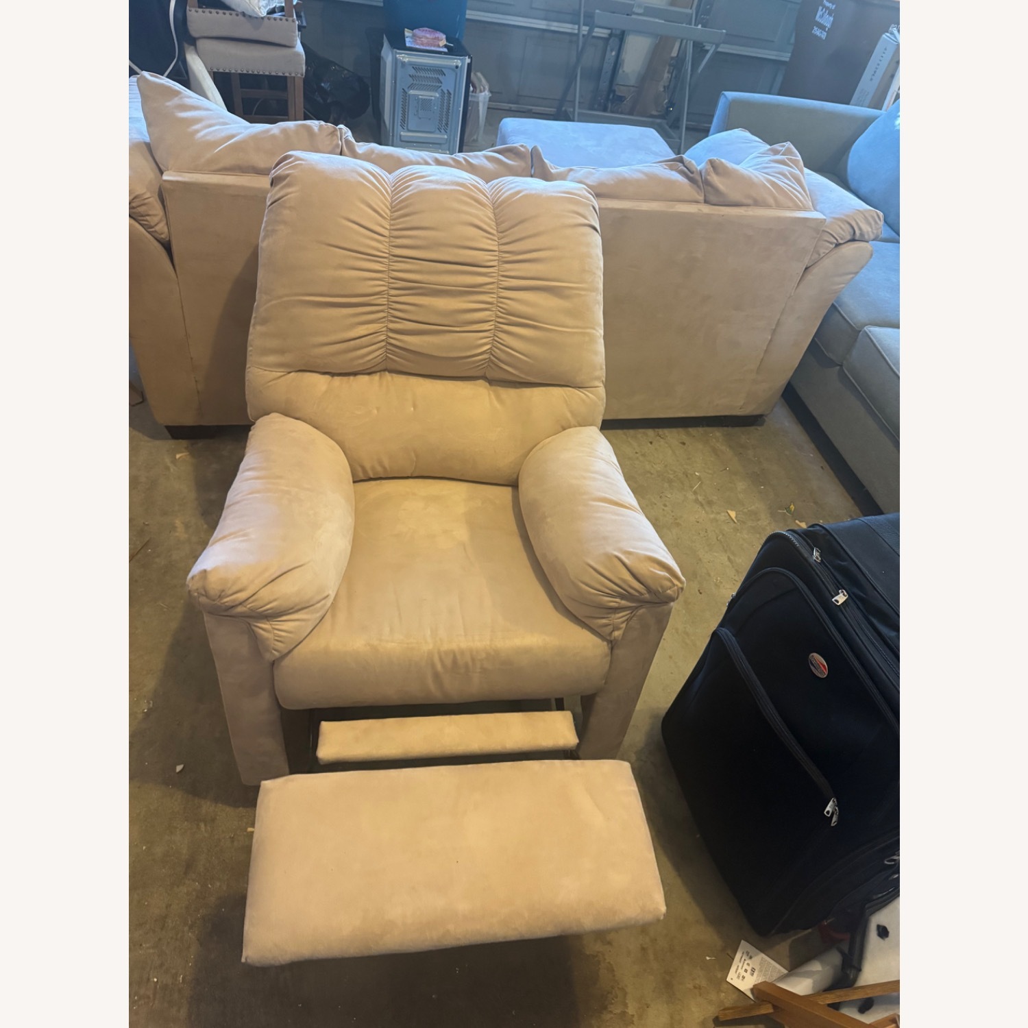 Ashley Darcy Natural Fabric Recliner - image-4