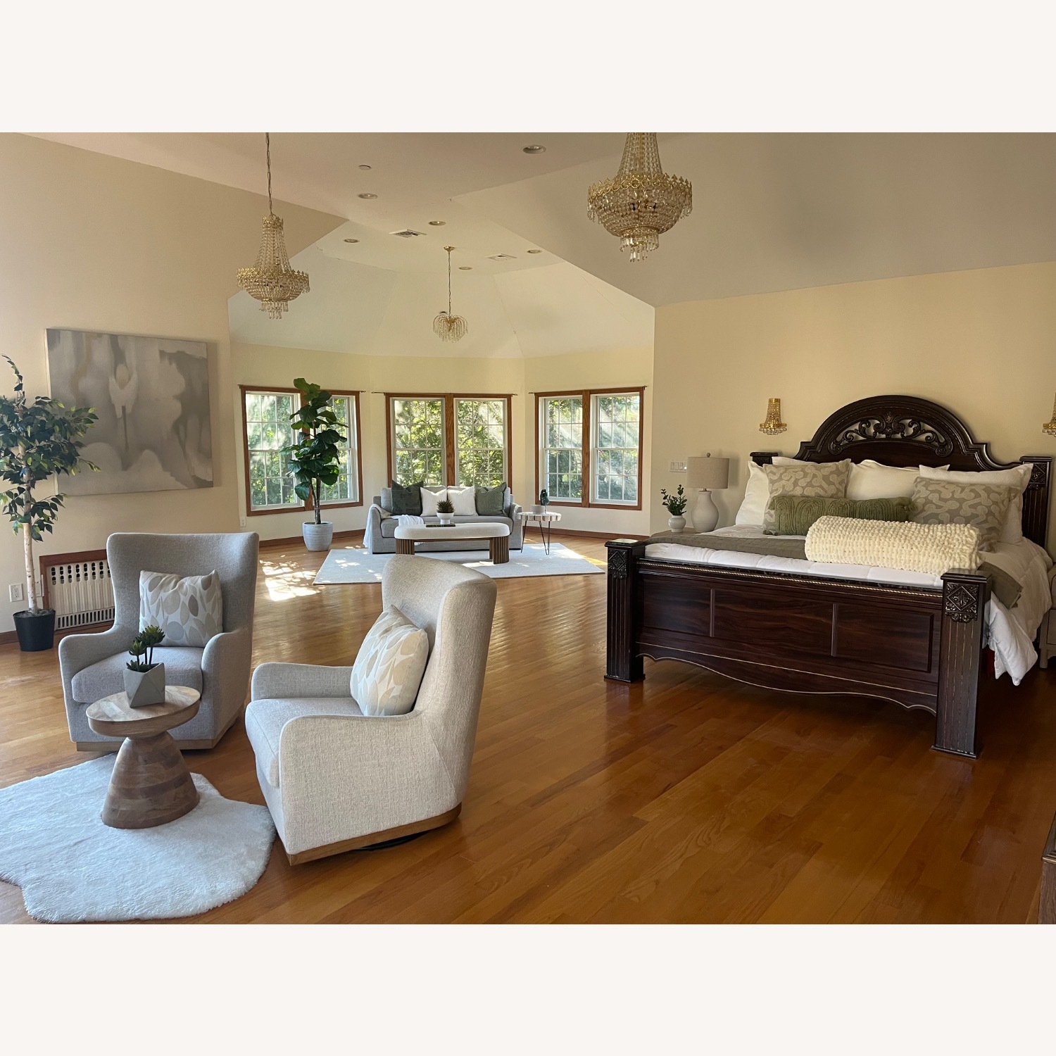 Classic Design King Bed - image-2