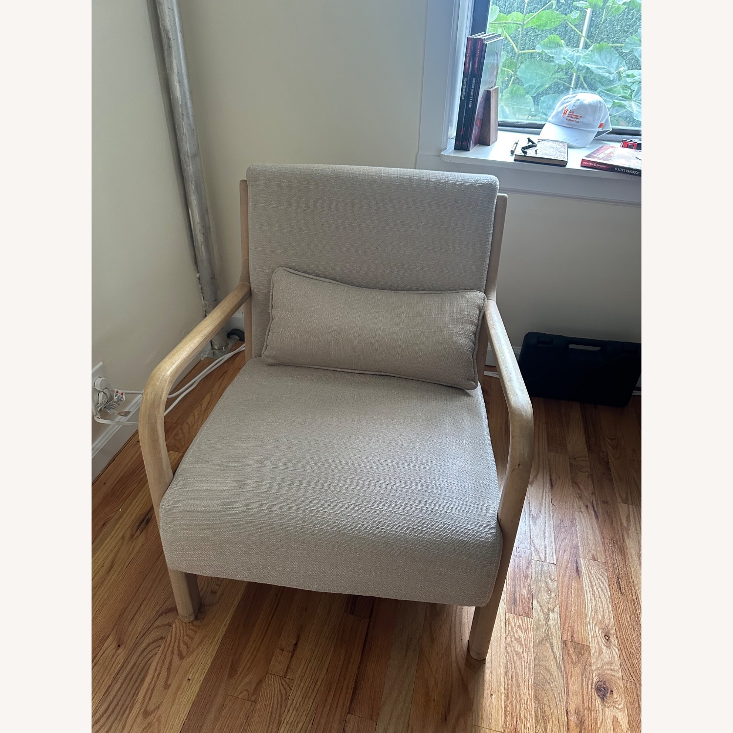 Kinsella Versatile Accent Chair - image-4