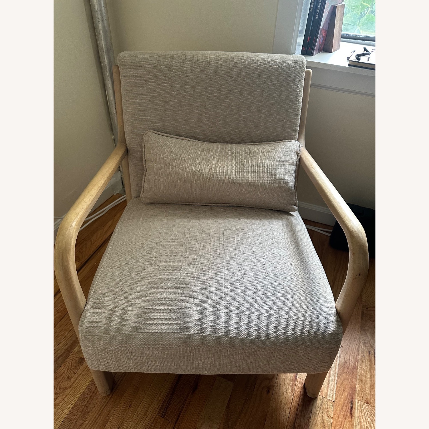 Kinsella Versatile Accent Chair - image-5