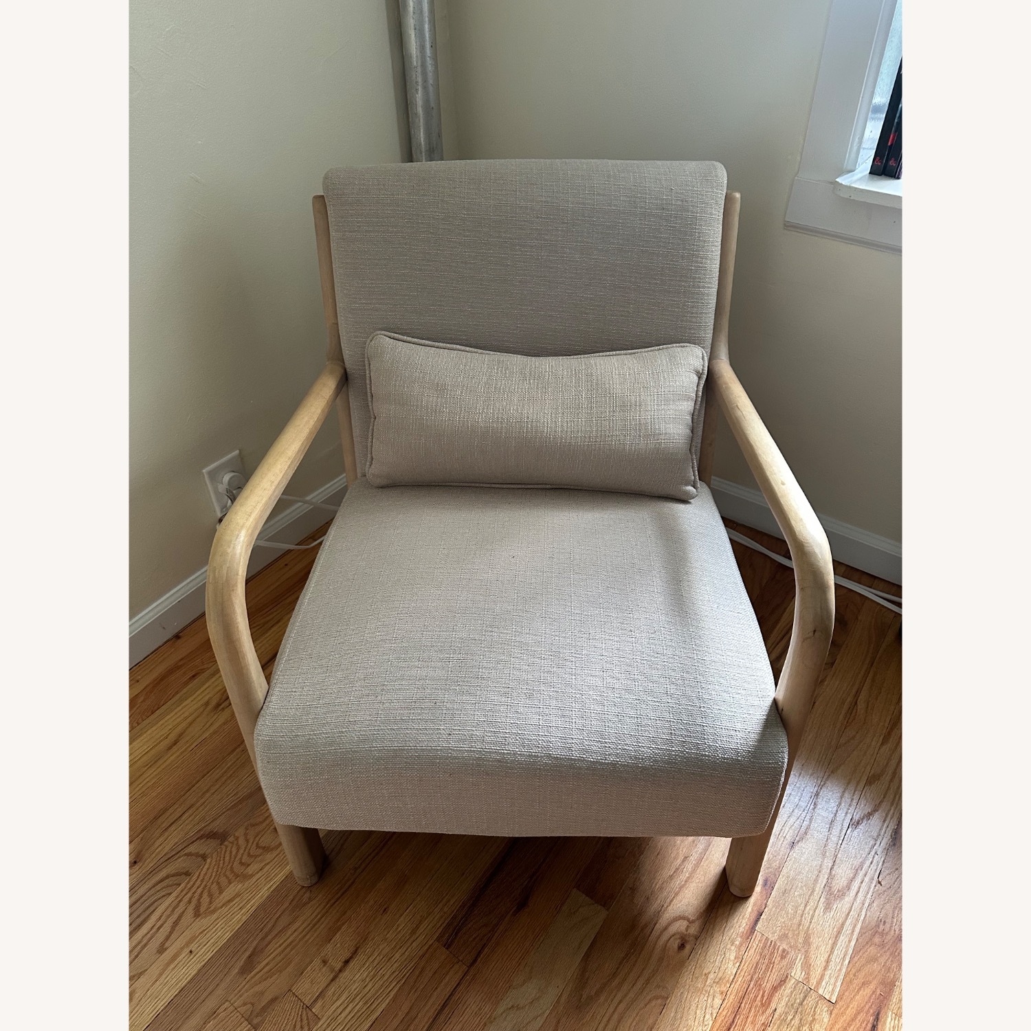 Kinsella Versatile Accent Chair - image-2