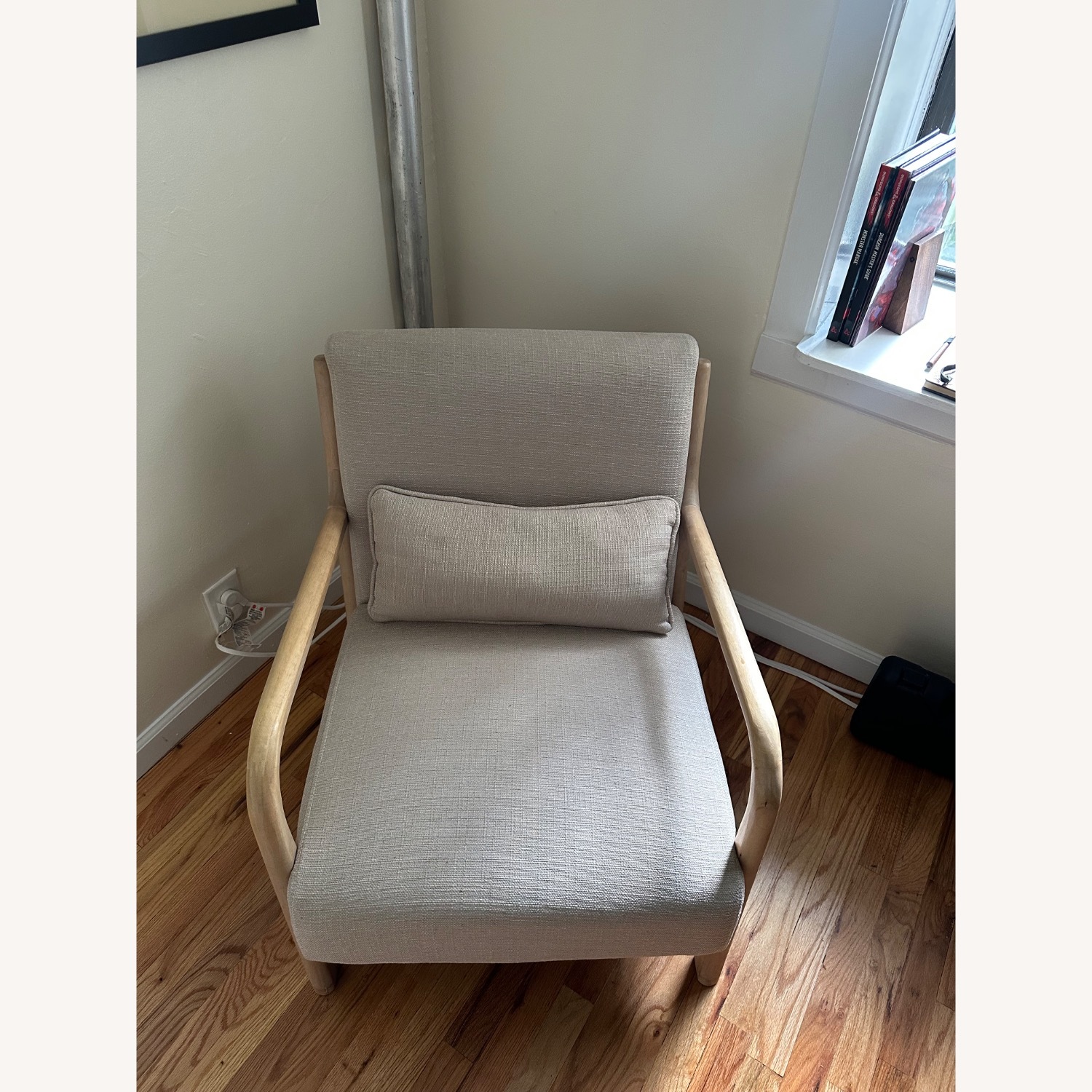 Kinsella Versatile Accent Chair - image-8