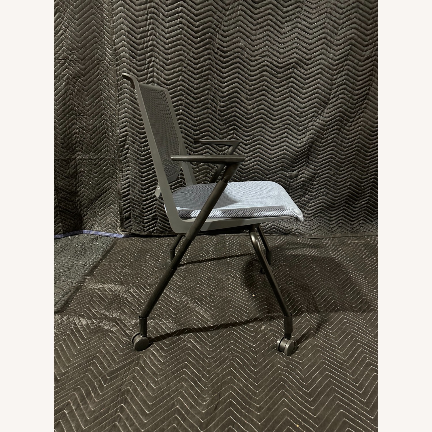 Haworth Very Side And Seminar Black Armchair - image-3