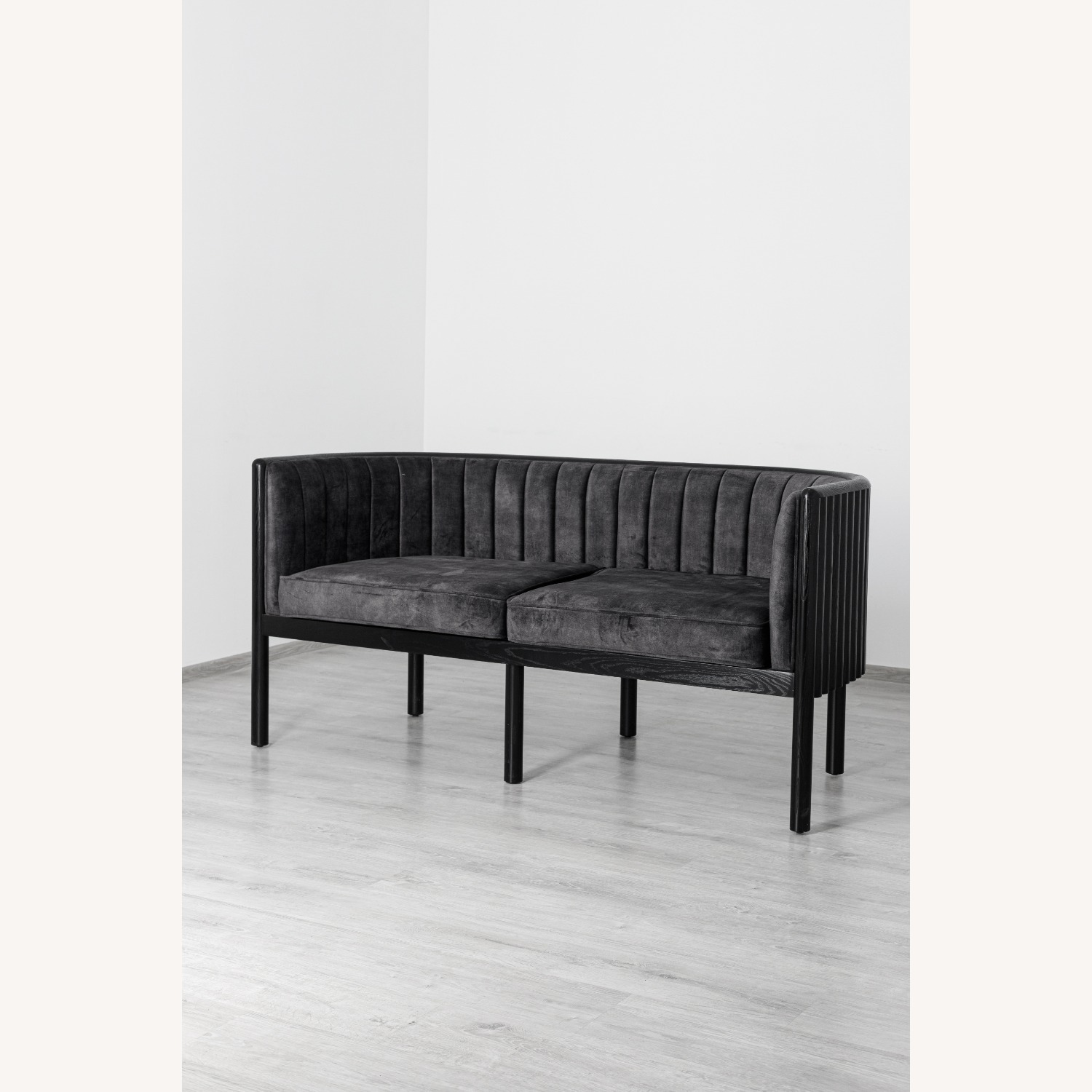 Alton Black Solid Wood Loveseat with Grey Material - image-4