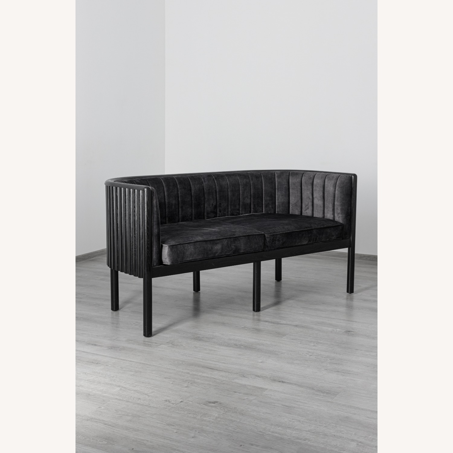 Alton Black Solid Wood Loveseat with Grey Material - image-3