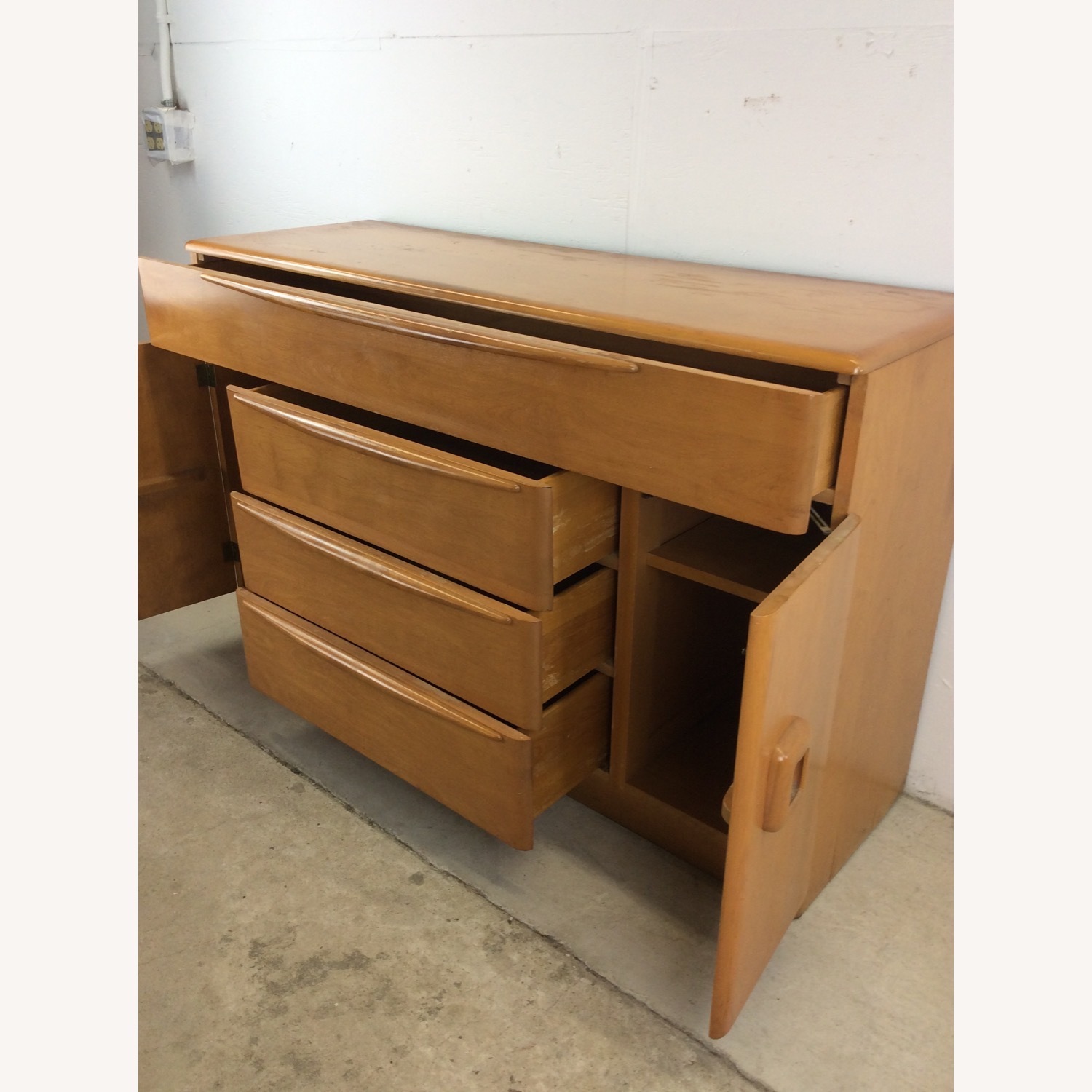 MCM 3 Drawer Credenza by Heywood Wakefield - image-27