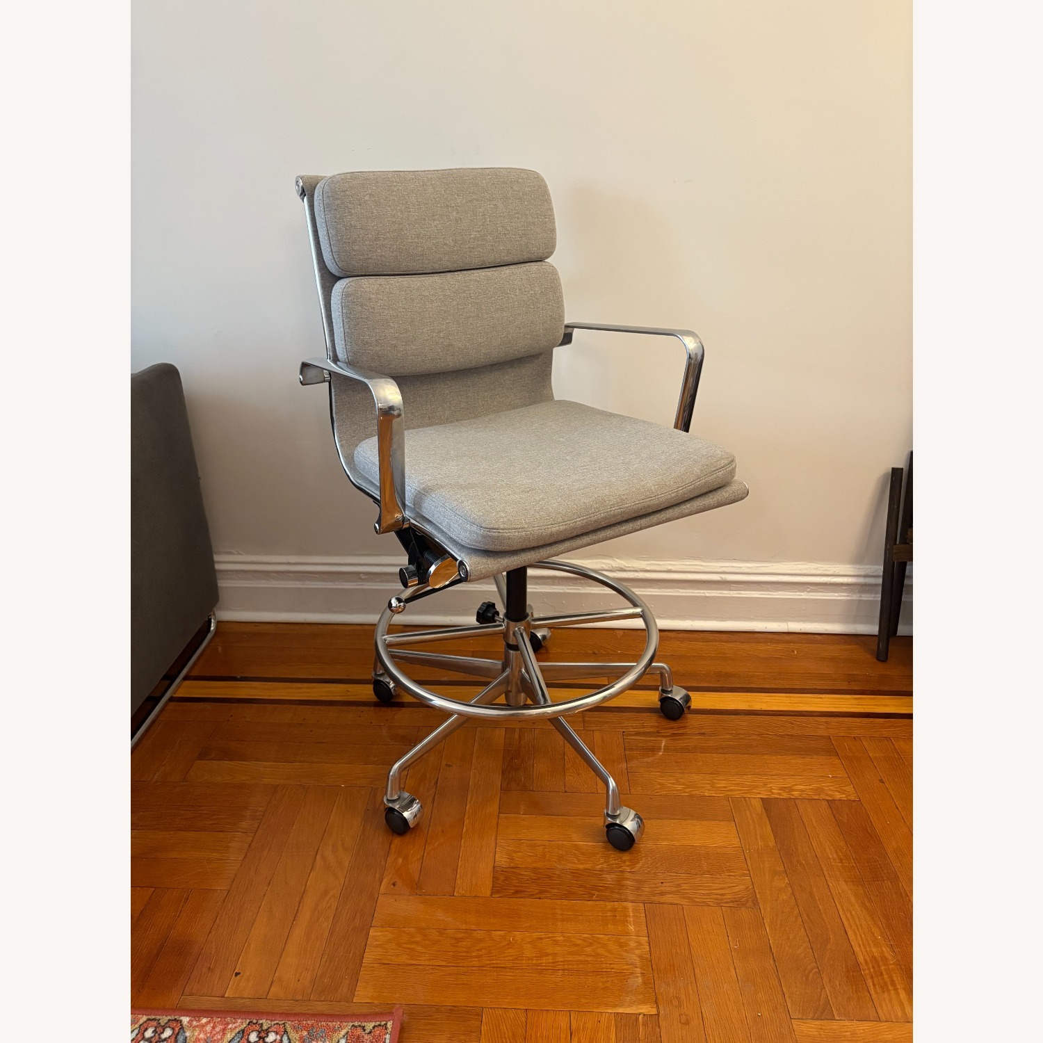 SOHO II Light Gray Fabric Office Chair - image-1