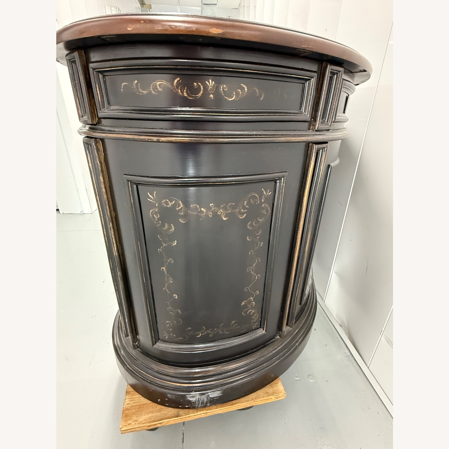 Hooker Furniture Corporation Dark Brown Wood Desk - image-8