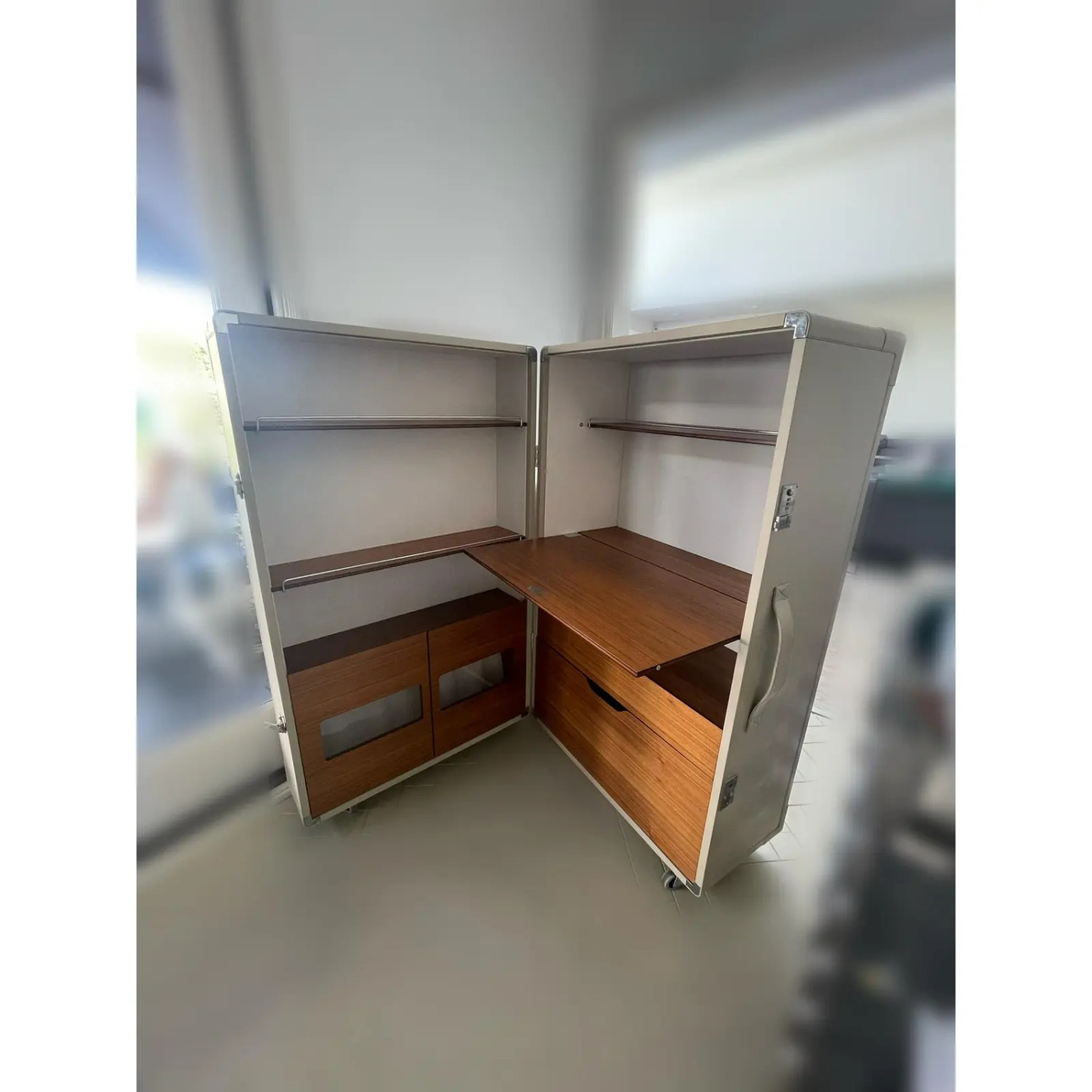 Poltrona Frau Isidoro Drinks Cabinet - image-2