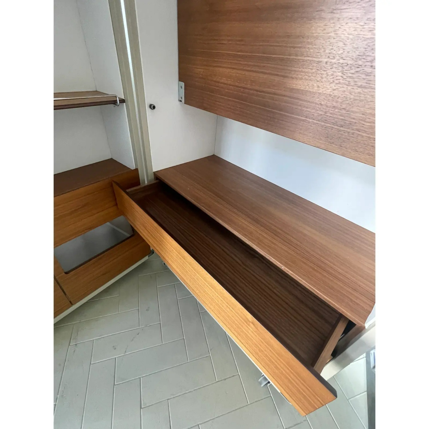 Poltrona Frau Isidoro Drinks Cabinet - image-3