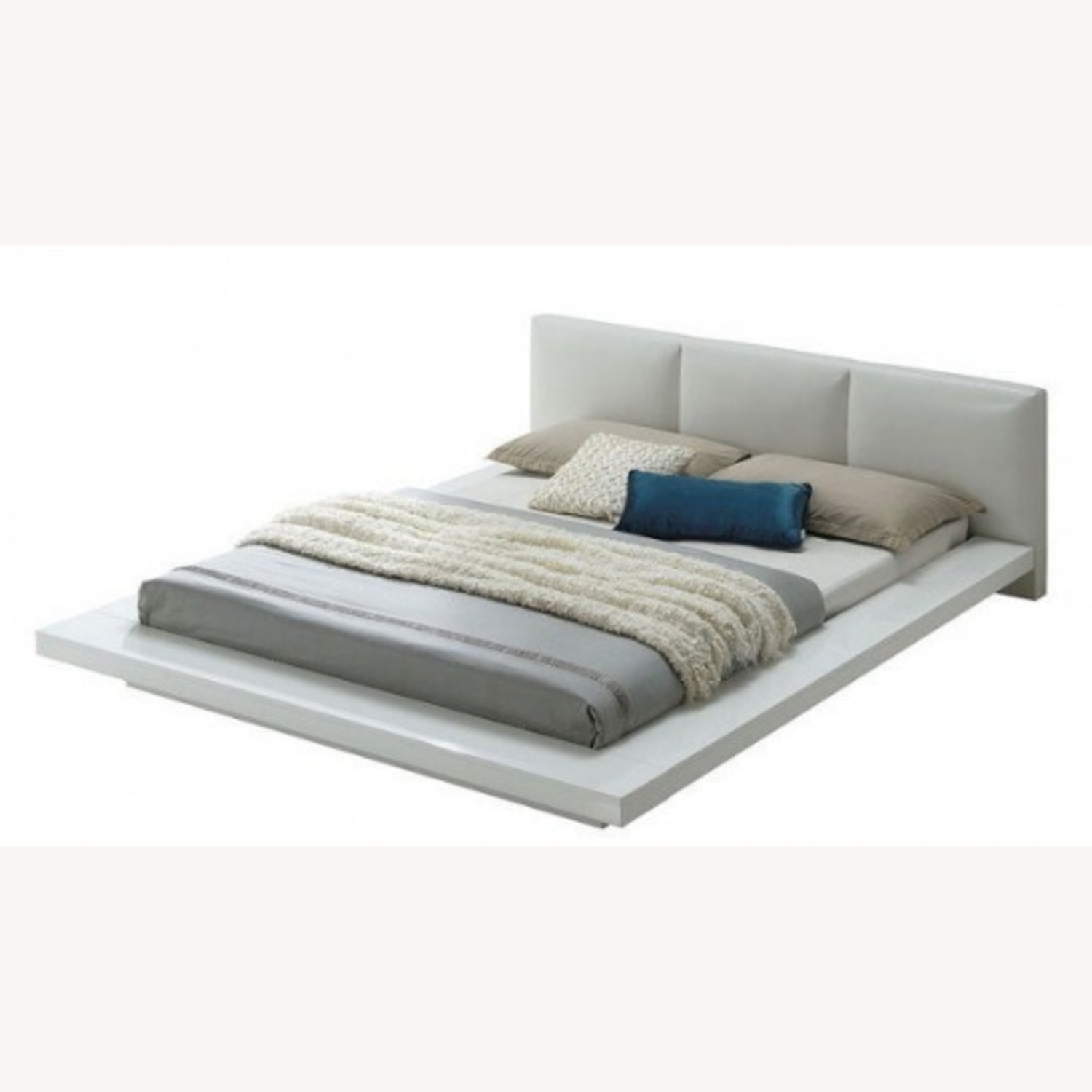 Furniture of America White Wood Queen Bed - image-1