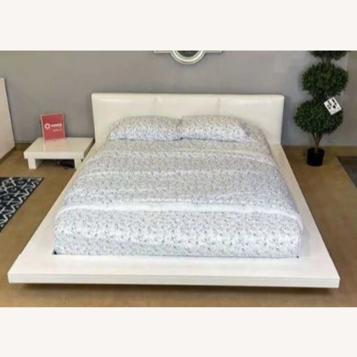 Furniture of America White Wood Queen Bed - image-5